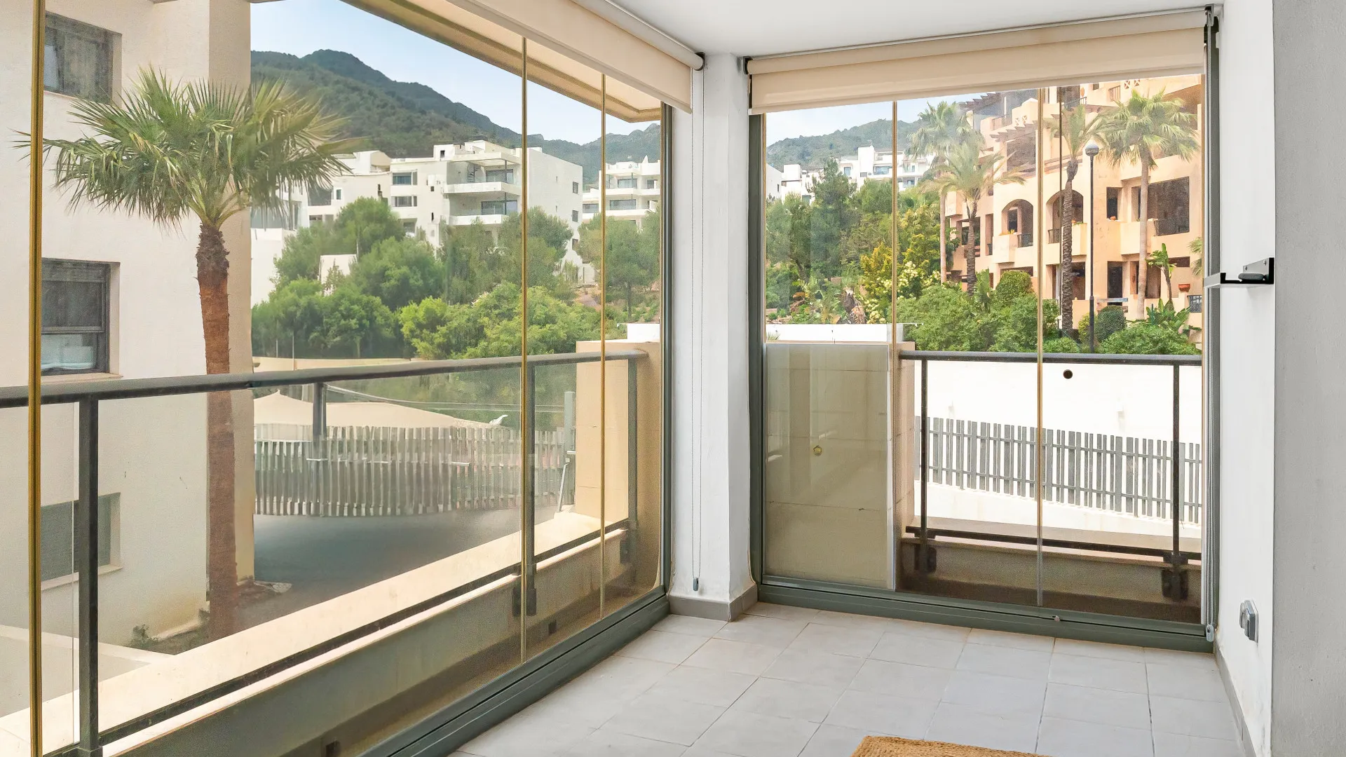 Apartamento con 3 dormitorios en venta en Benalmadena
