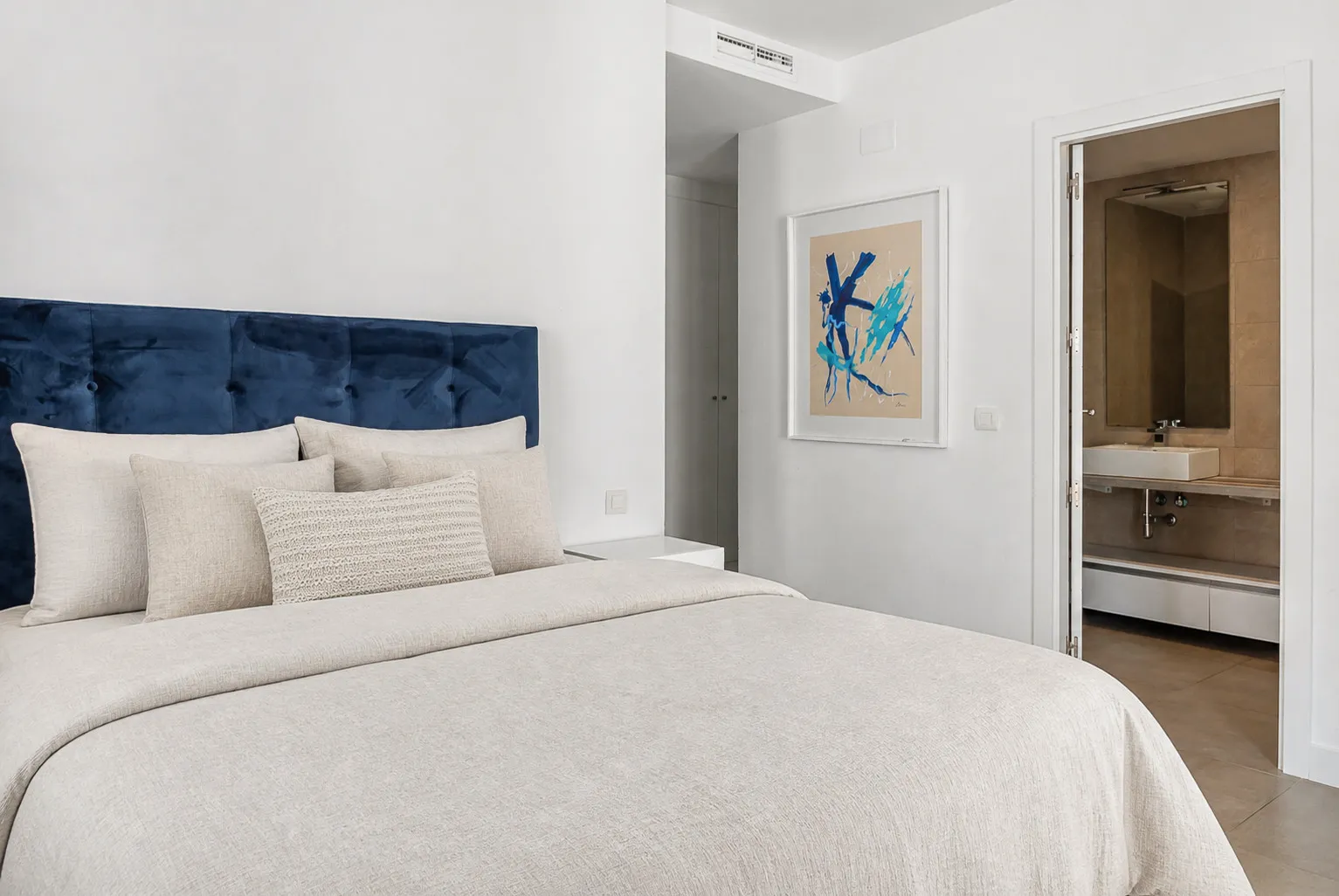 Apartamento con 3 dormitorios en venta en Benalmadena