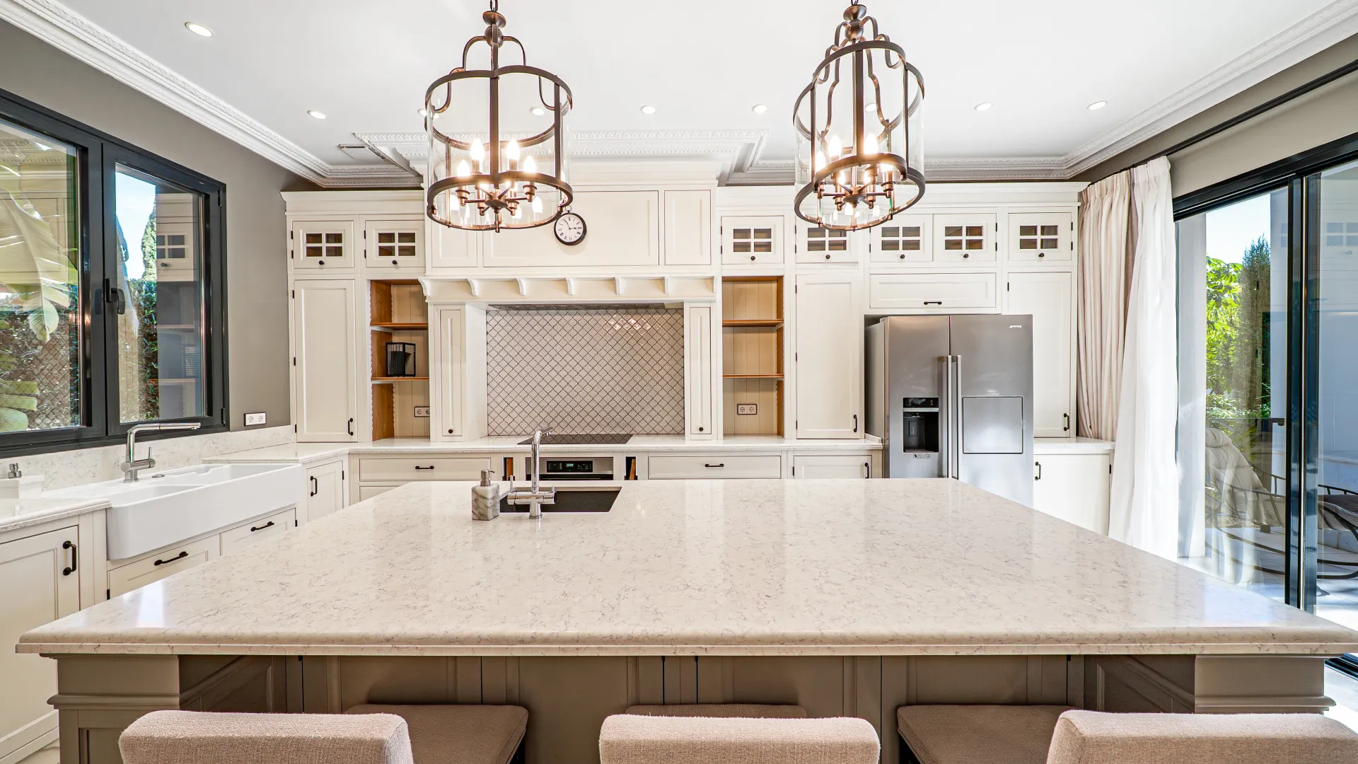 Comprar villa de 6 dormitorios en Los Flamingos