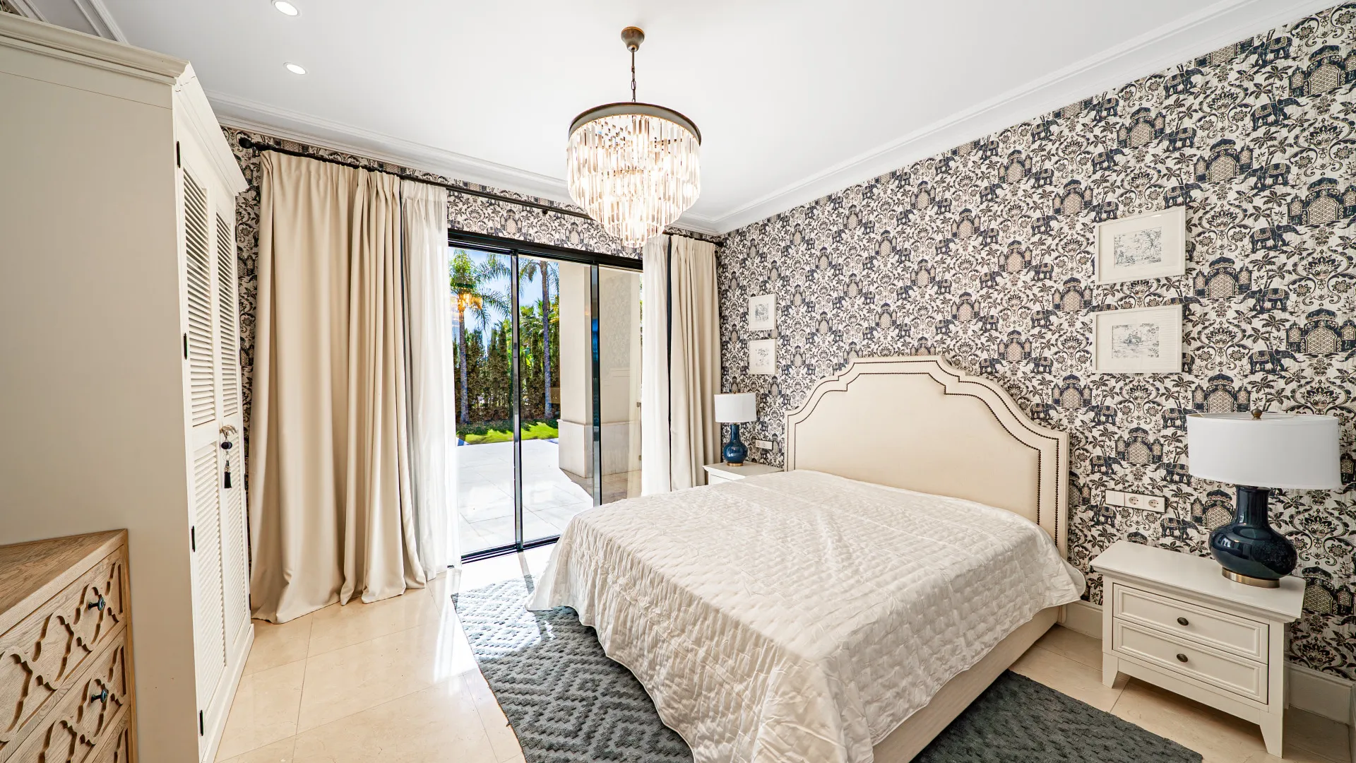 Comprar villa de 6 dormitorios en Los Flamingos