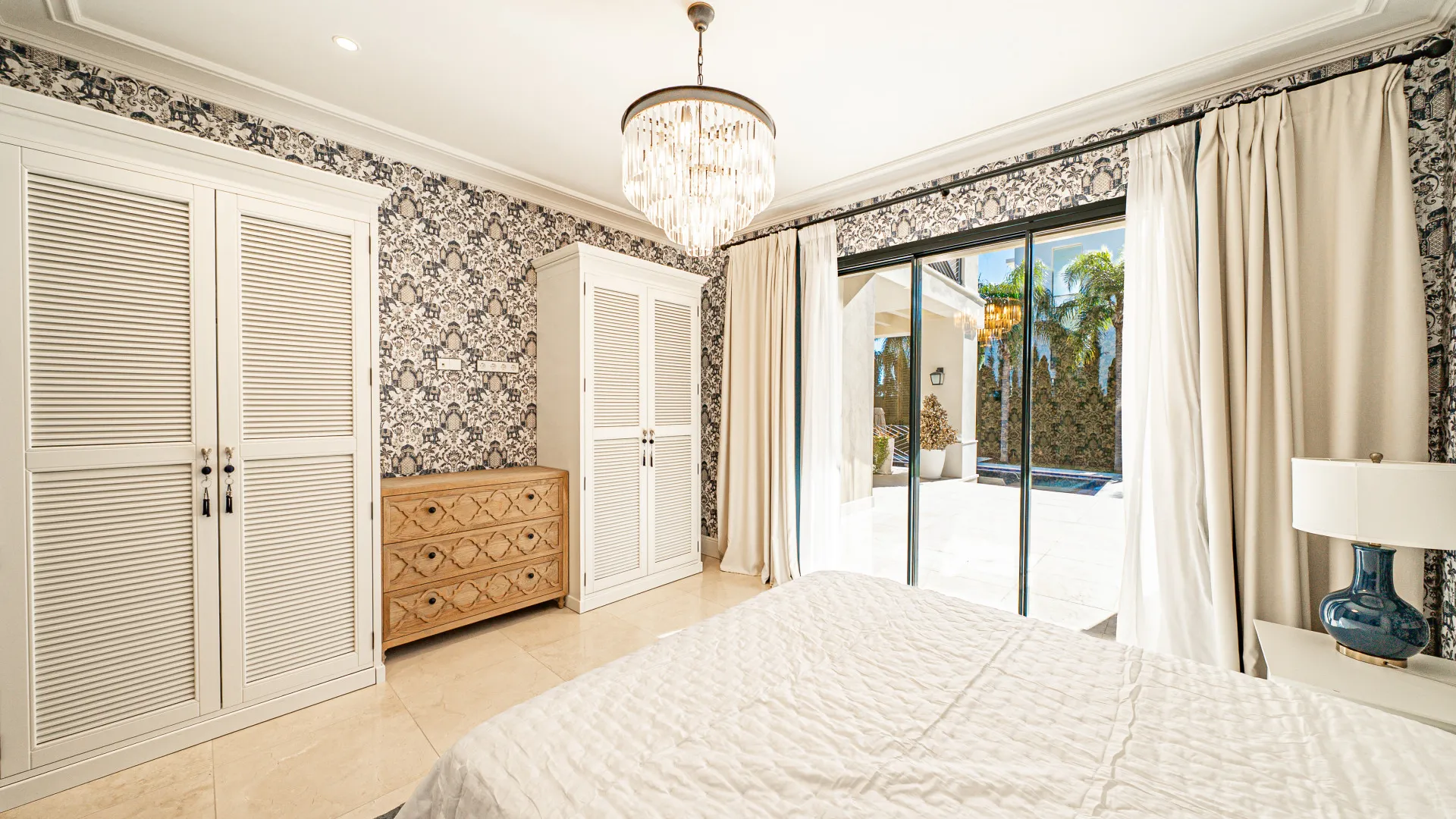 Comprar villa de 6 dormitorios en Los Flamingos