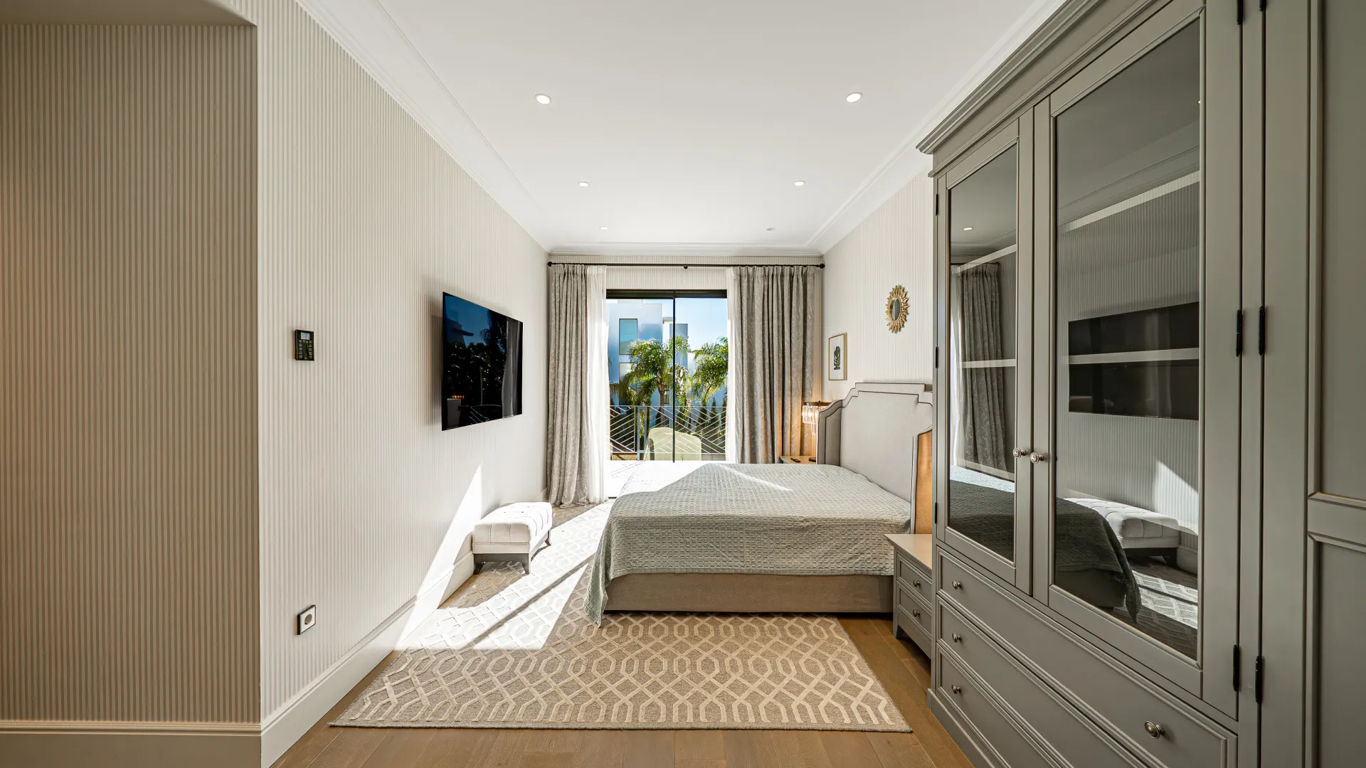 Comprar villa de 6 dormitorios en Los Flamingos