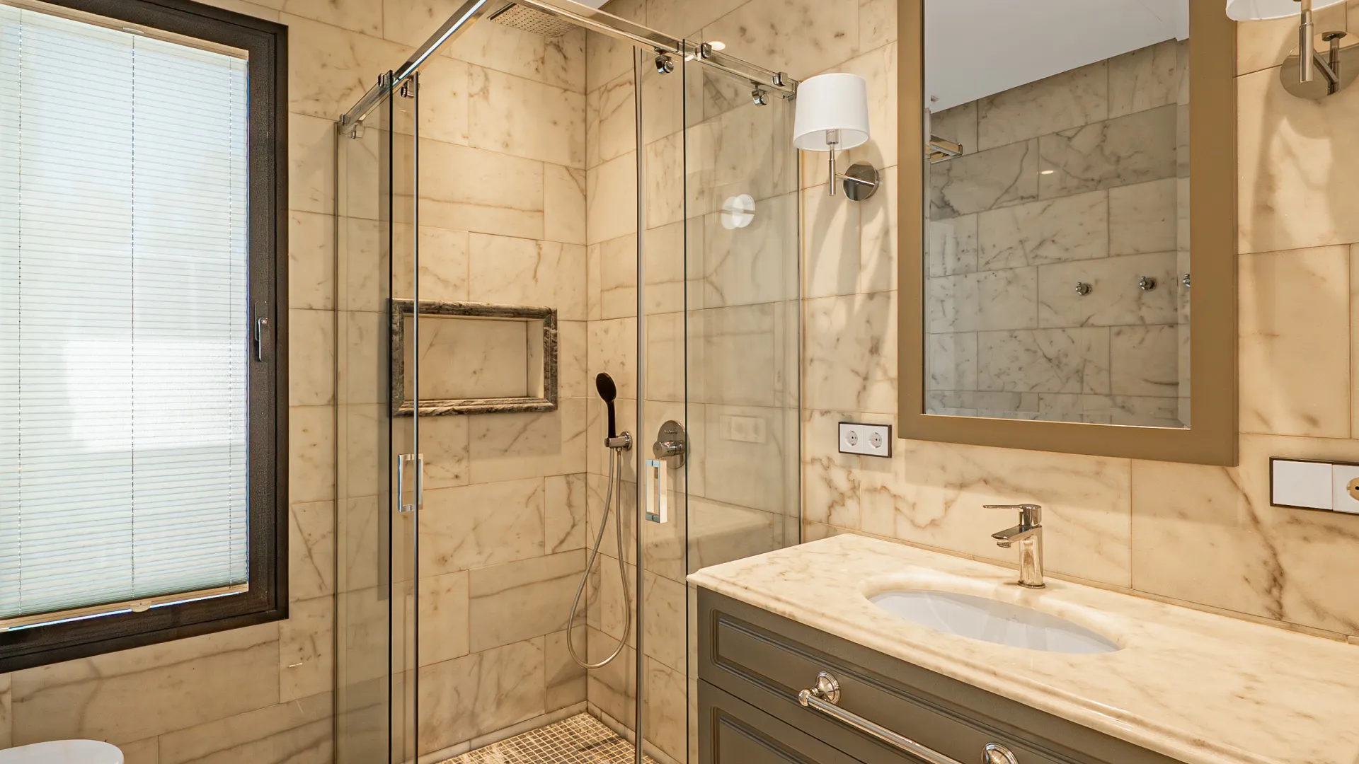 Comprar villa de 6 dormitorios en Los Flamingos