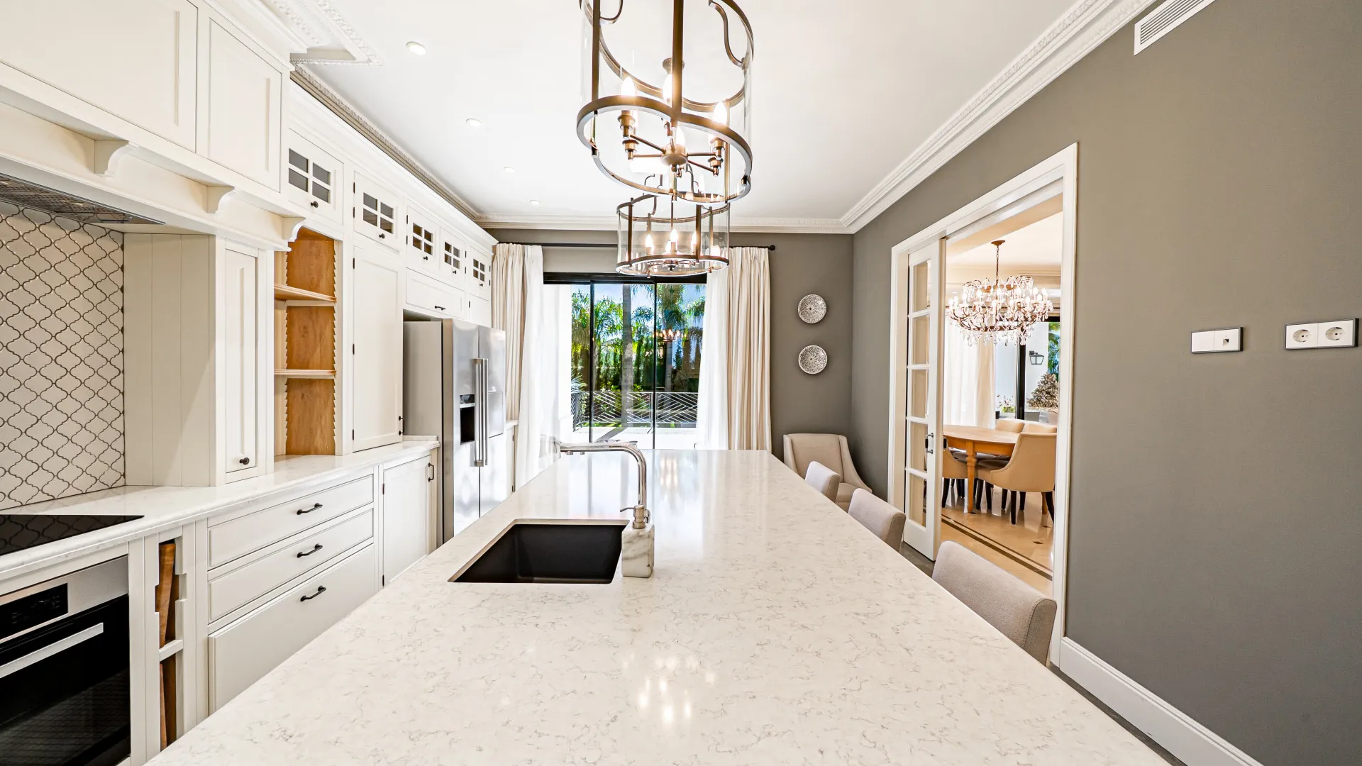 Comprar villa de 6 dormitorios en Los Flamingos