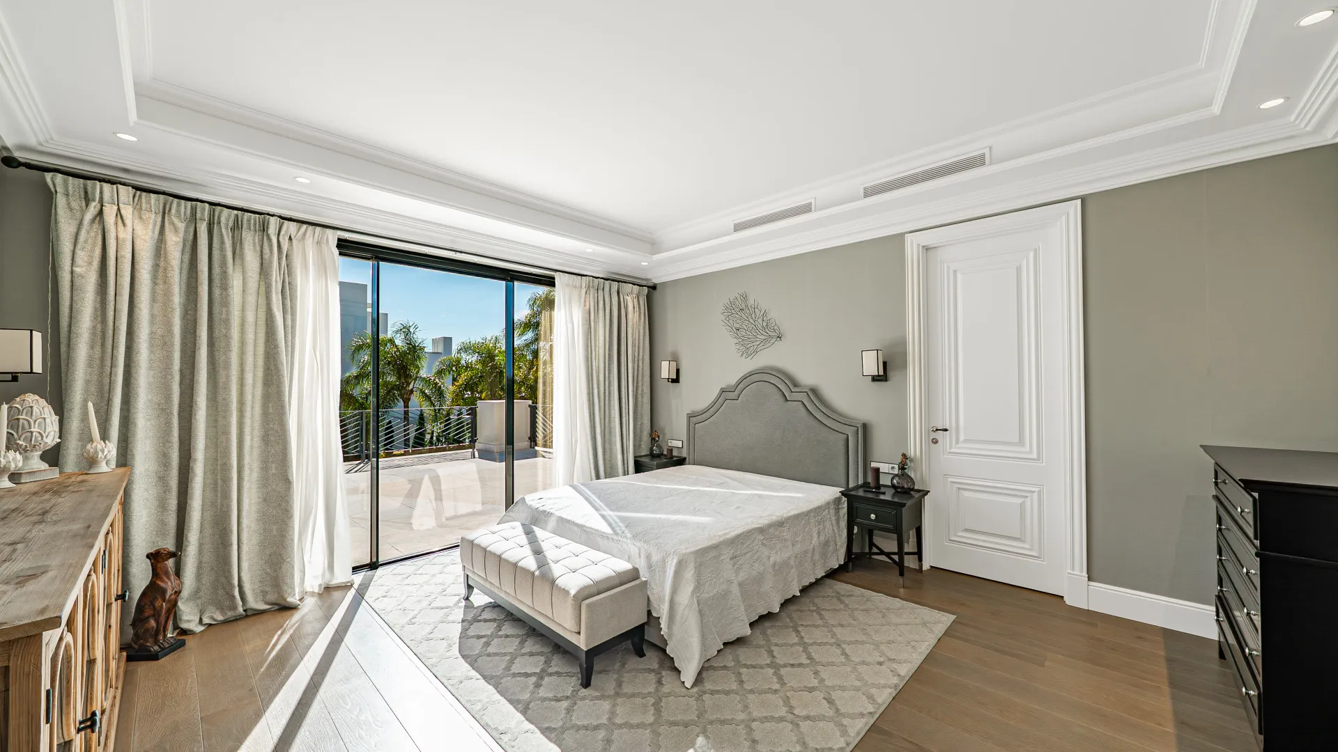 Comprar villa de 6 dormitorios en Los Flamingos