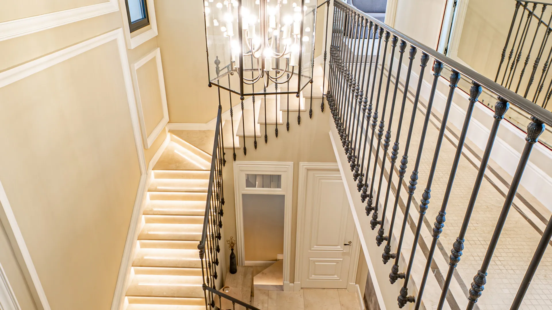 Comprar villa de 6 dormitorios en Los Flamingos