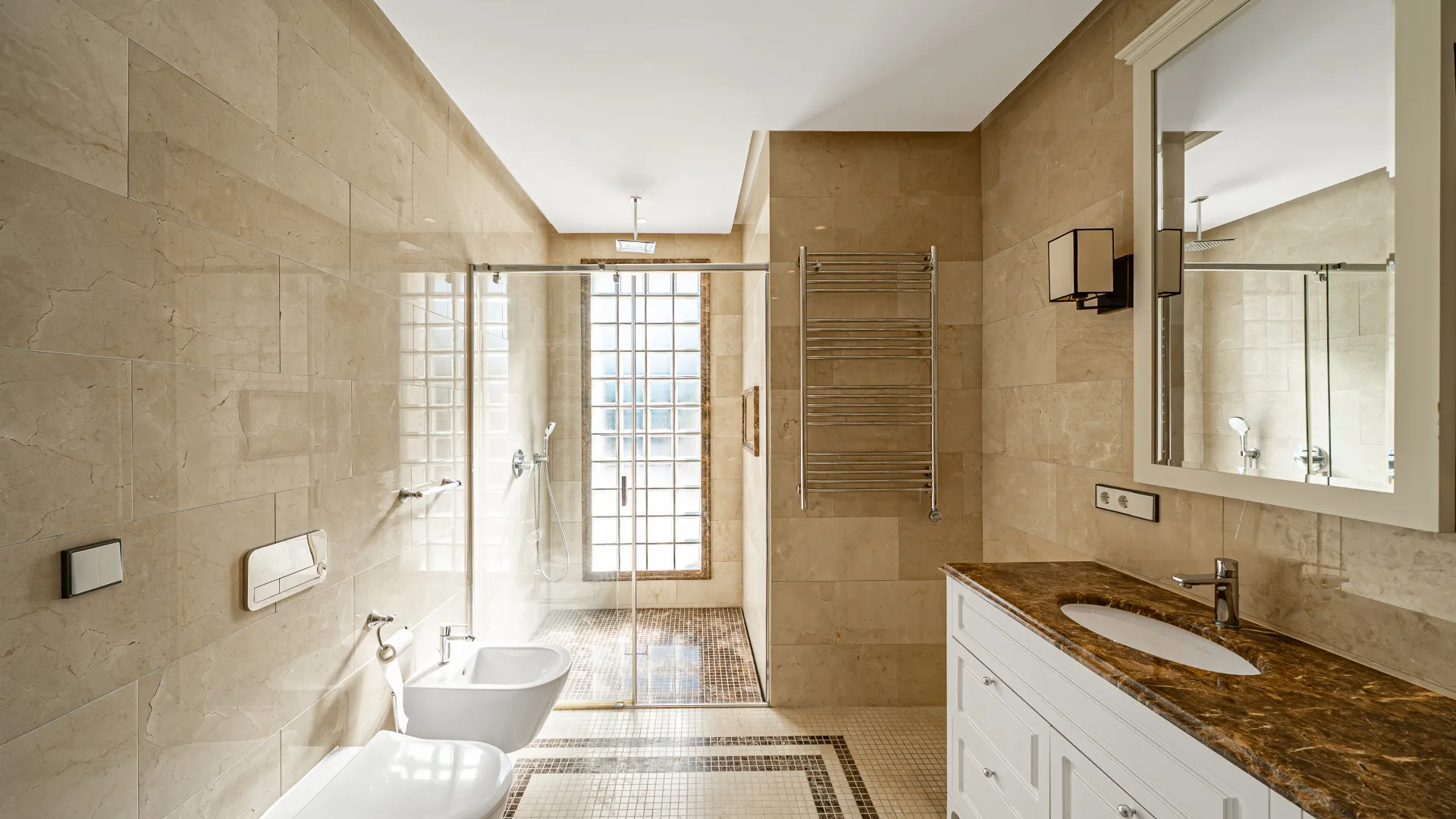 Comprar villa de 6 dormitorios en Los Flamingos