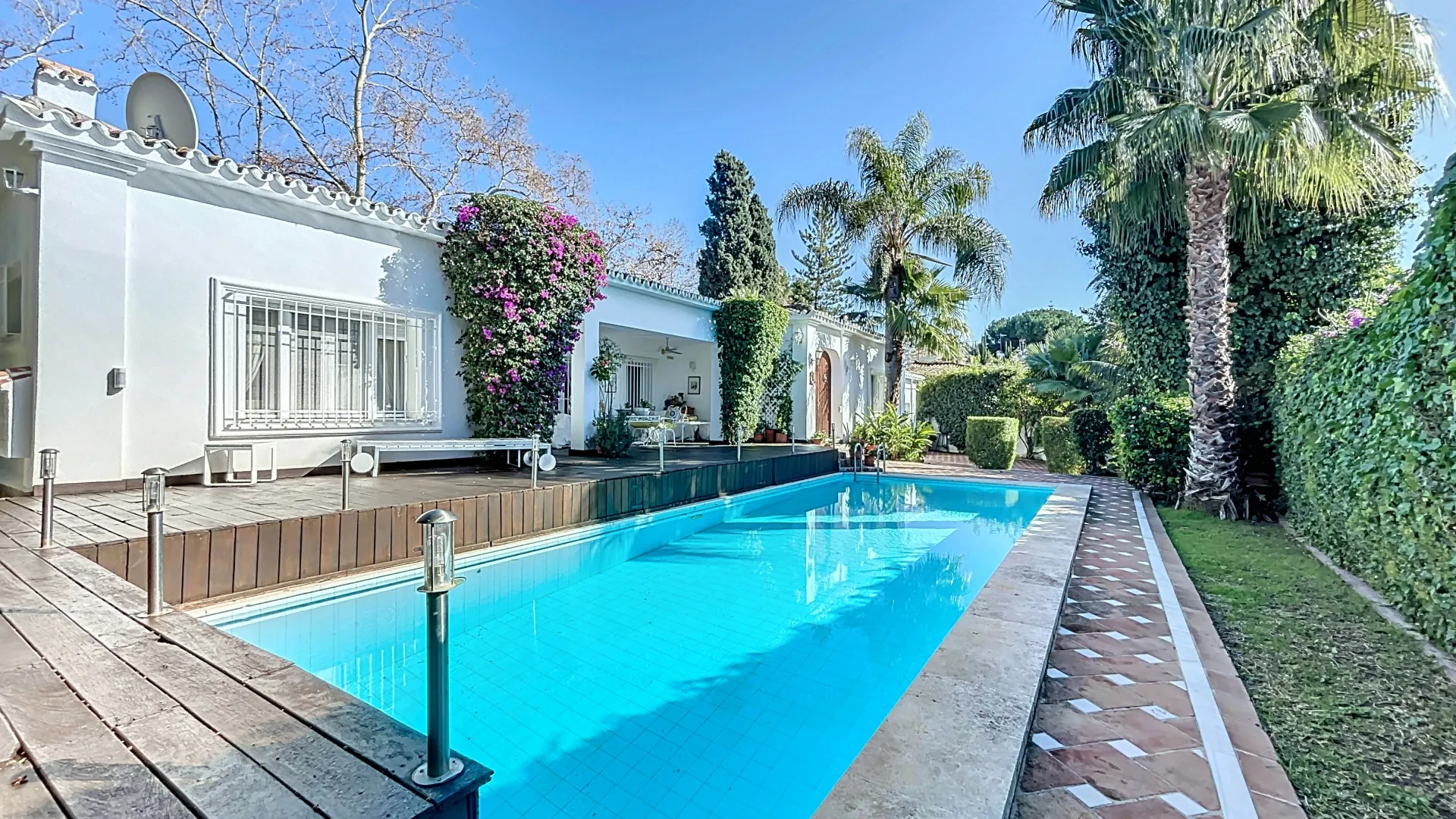 Villa con 3 dormitorios en venta en Guadalmina Alta