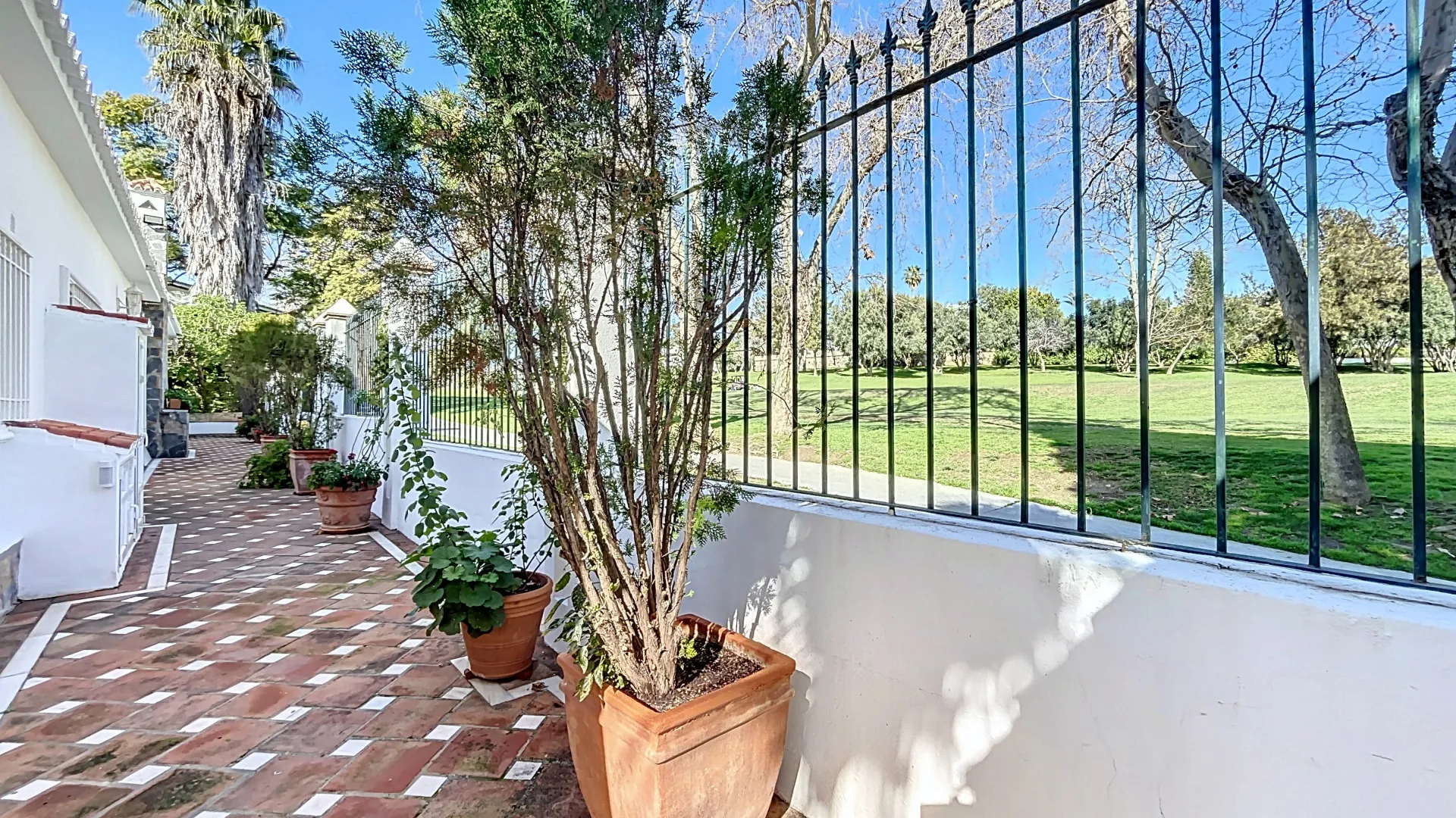 Villa con 3 dormitorios en venta en Guadalmina Alta