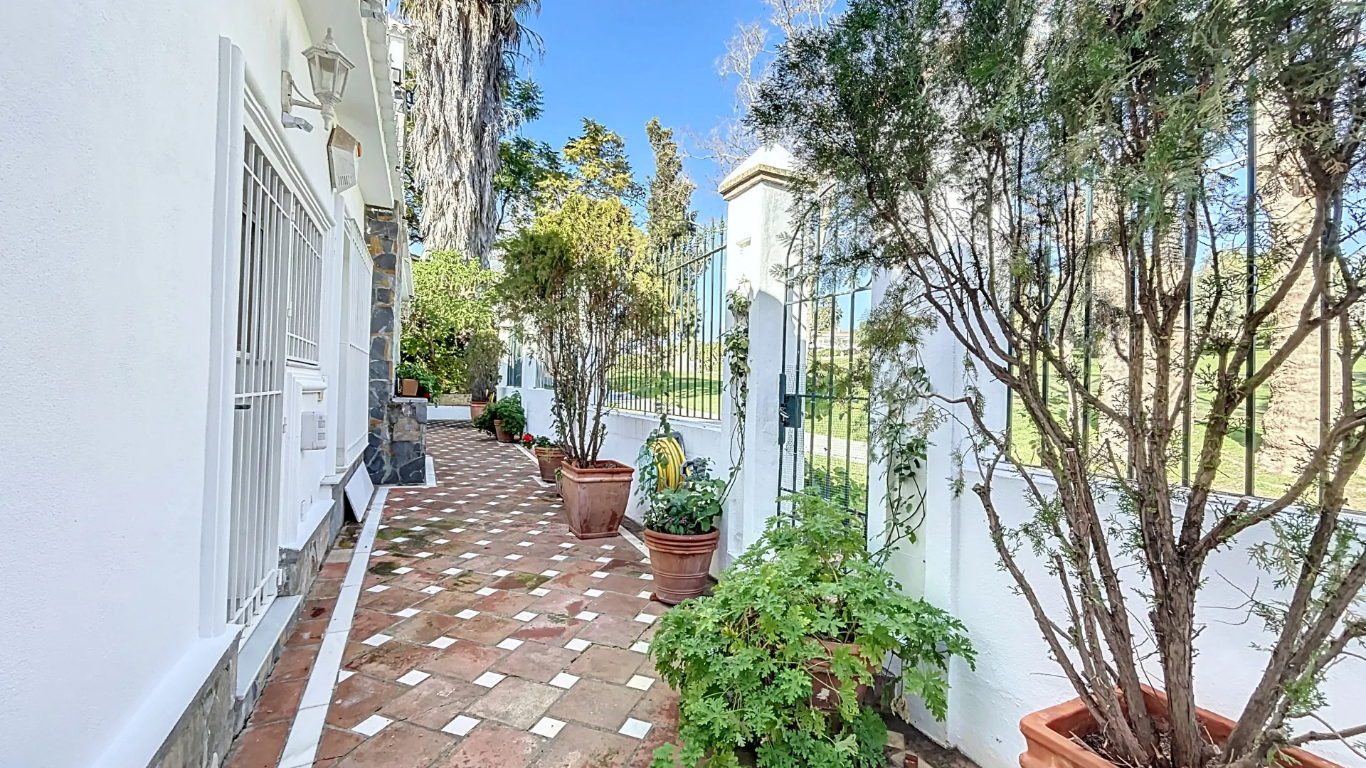 Villa con 3 dormitorios en venta en Guadalmina Alta