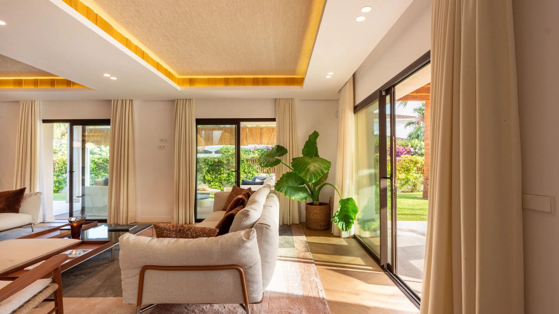 Casasola 6 bedrooms villa for sale