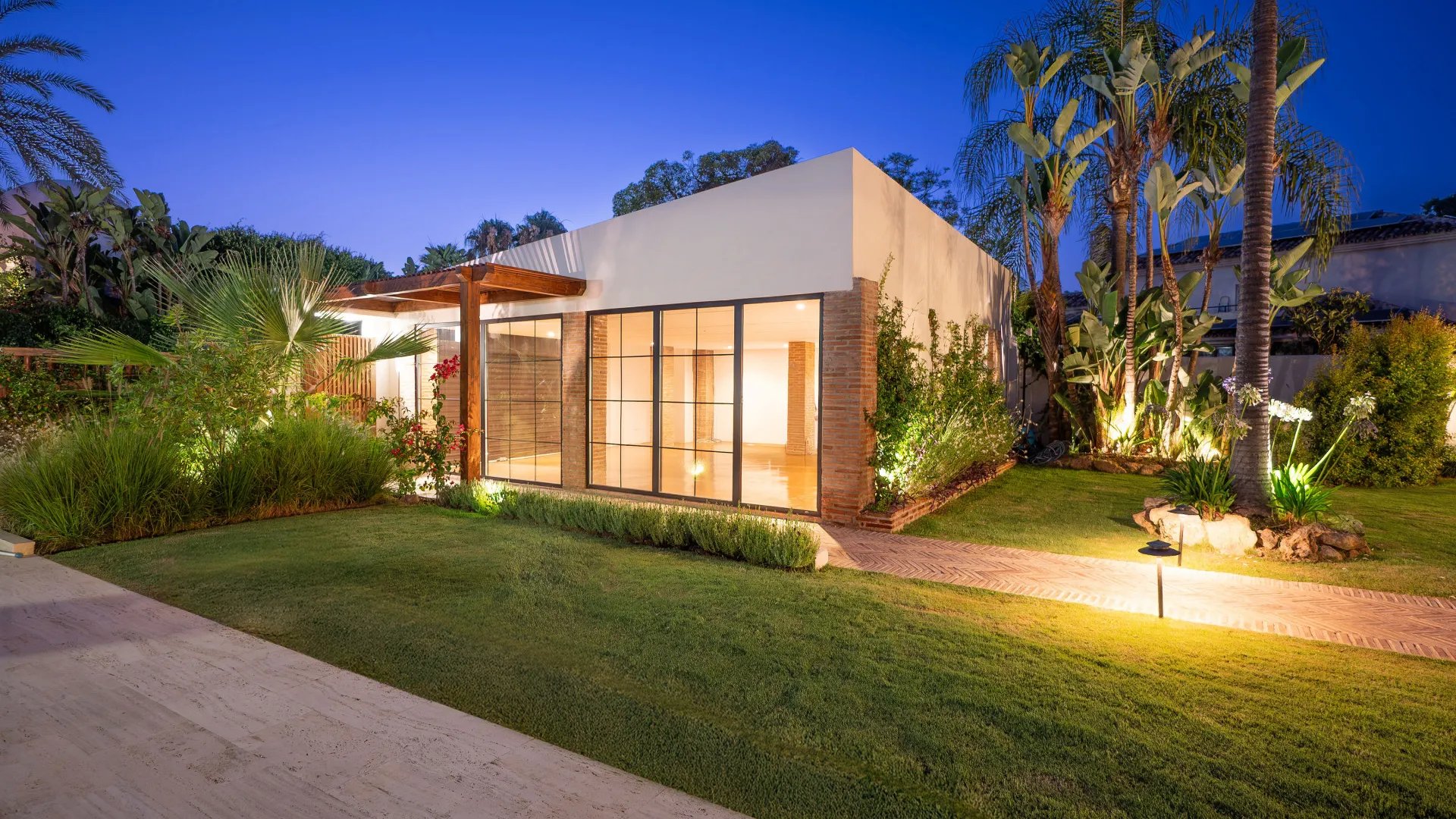 Casasola 6 bedrooms villa for sale