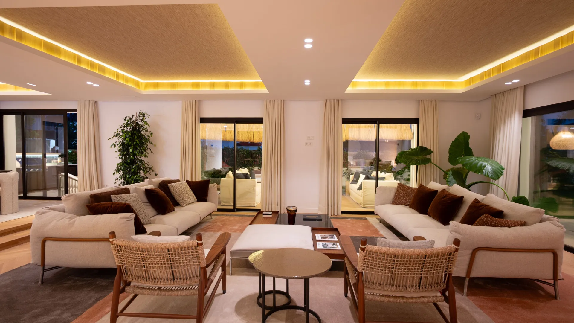 Casasola 6 bedrooms villa for sale