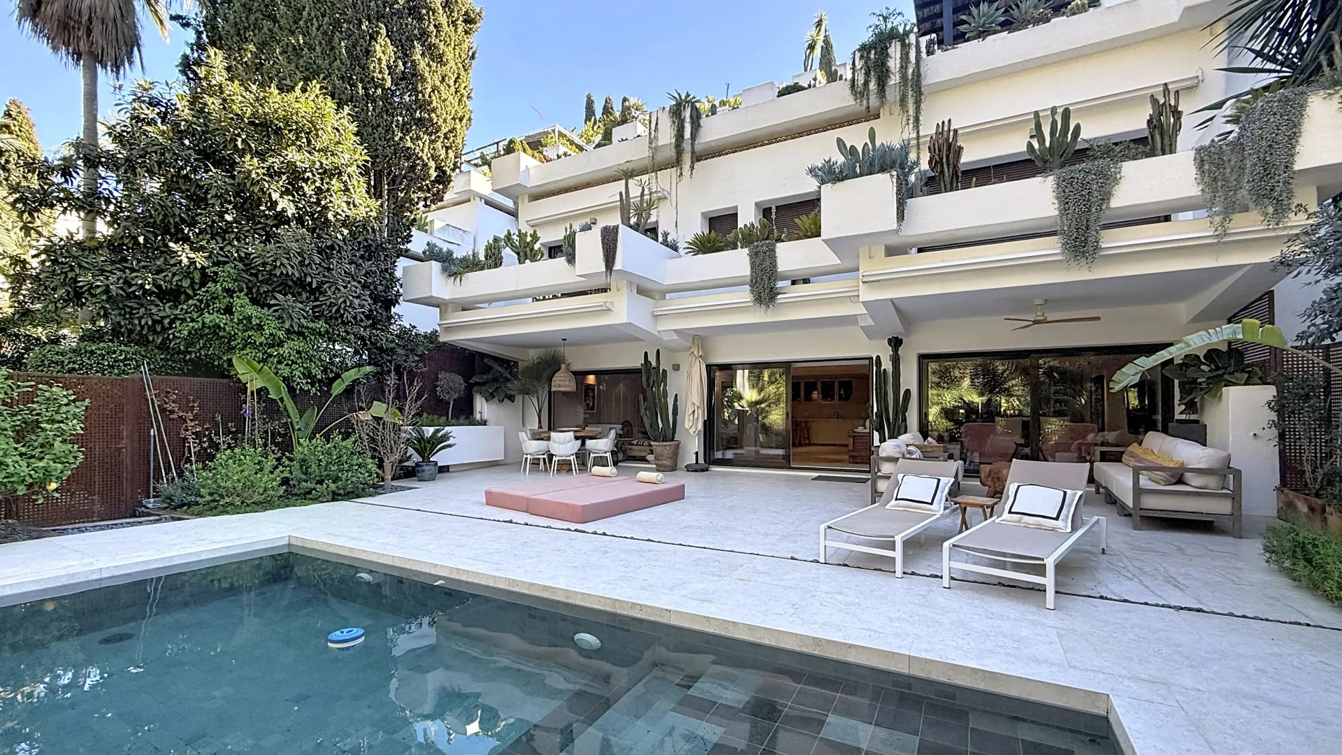 Apartamento de 3 dormitorios en venta en Kings Hills