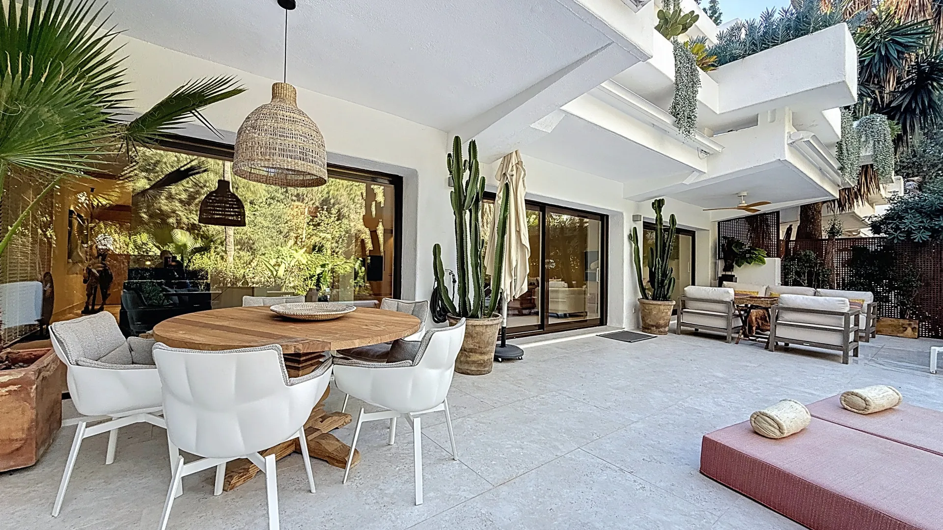 Apartamento de 3 dormitorios en venta en Kings Hills