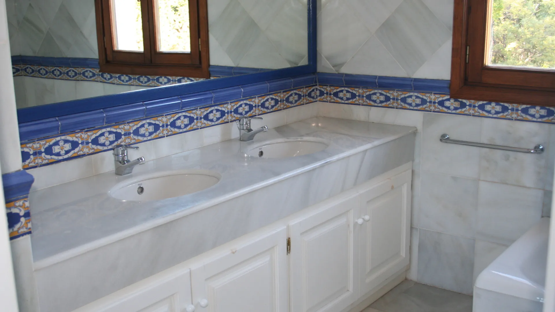 For sale Guadalmina Baja 5 bedrooms villa