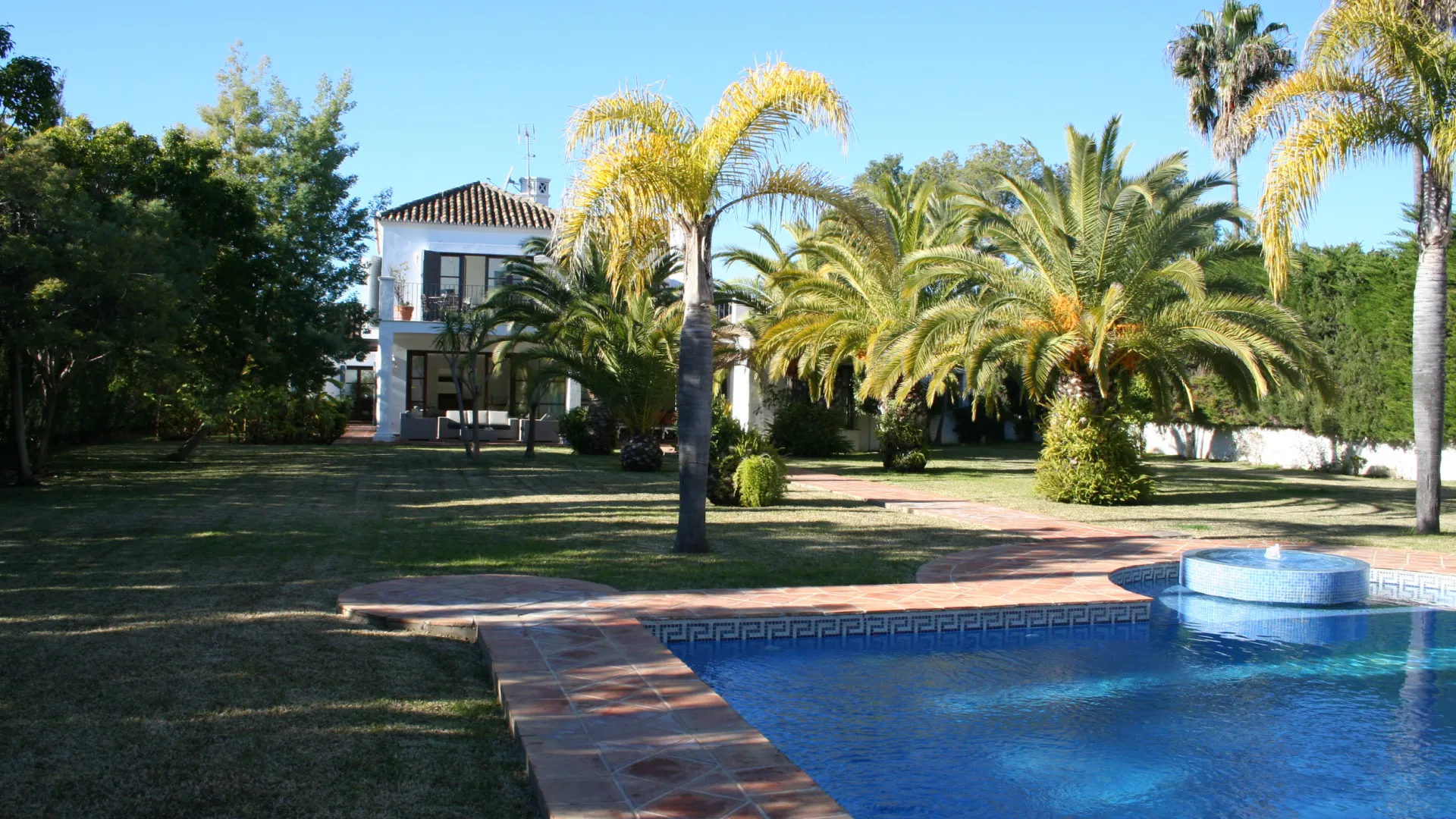 For sale Guadalmina Baja 5 bedrooms villa