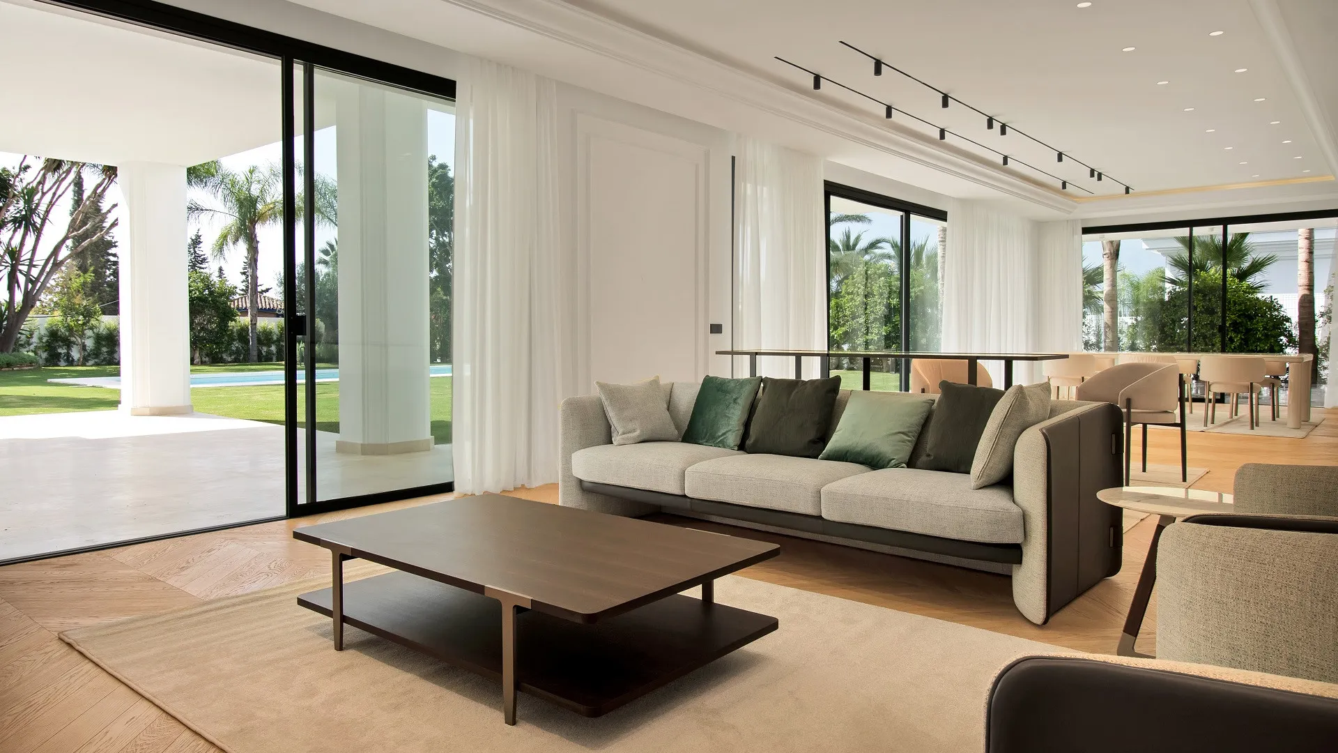 Comprar villa de 6 dormitorios en Las Lomas del Marbella Club
