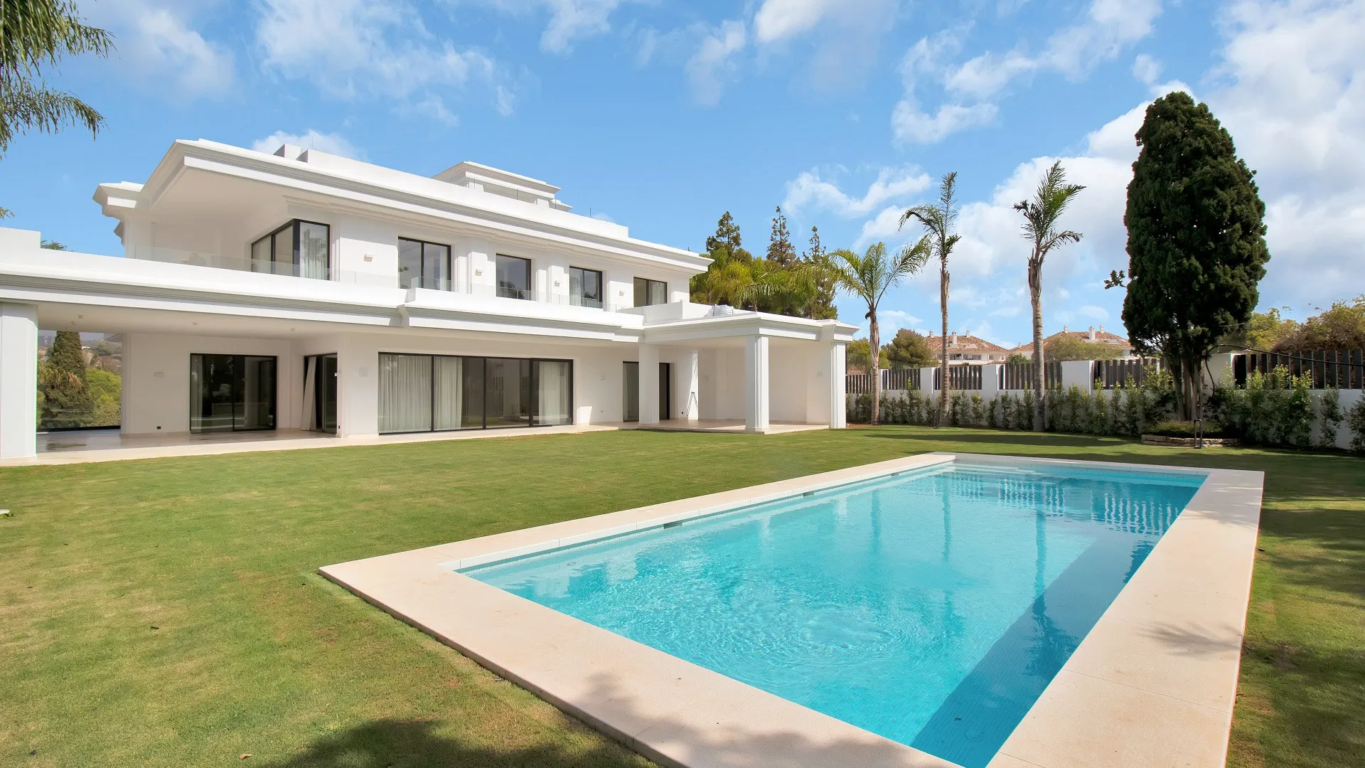 Comprar villa de 6 dormitorios en Las Lomas del Marbella Club