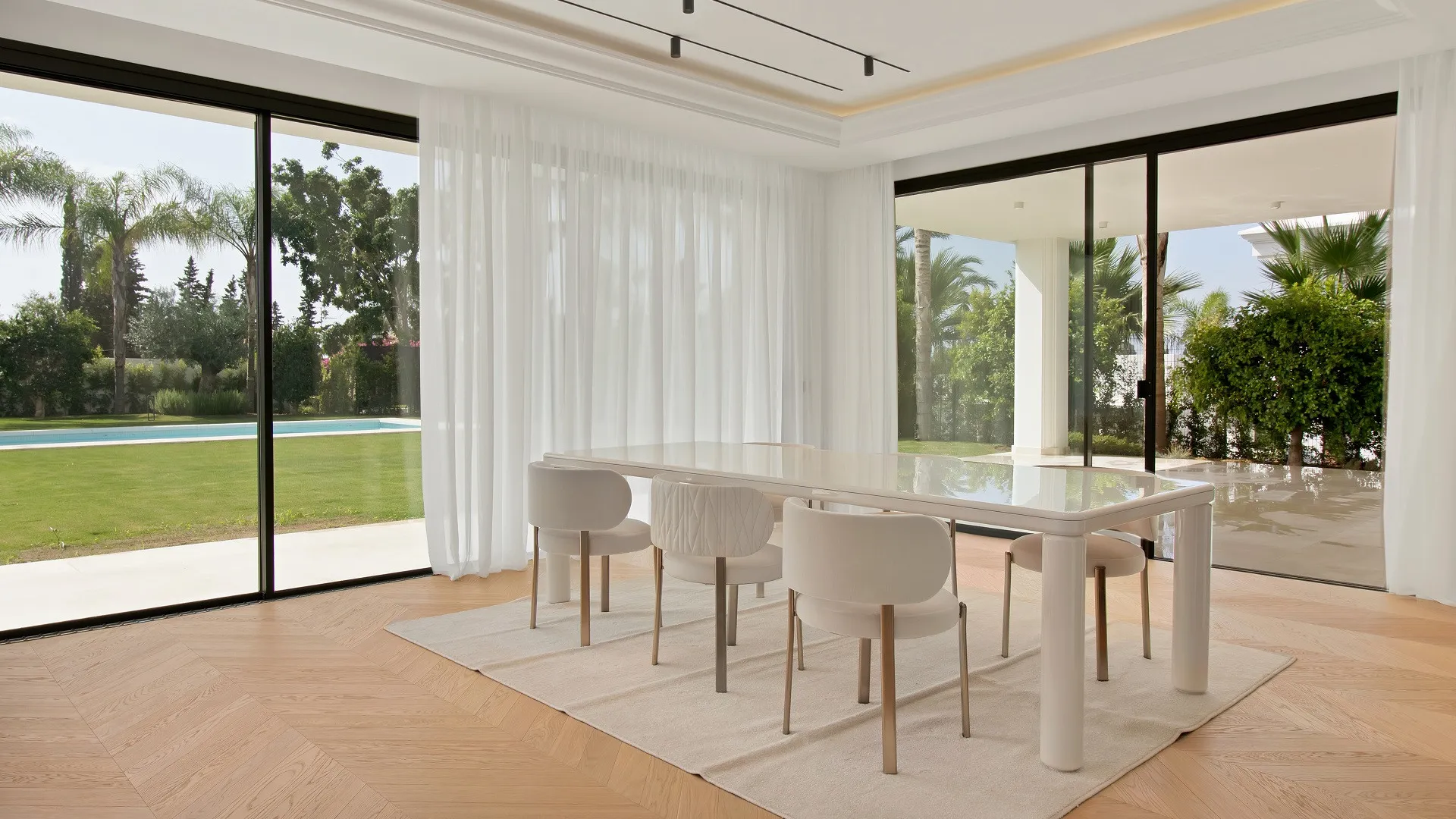 Comprar villa de 6 dormitorios en Las Lomas del Marbella Club