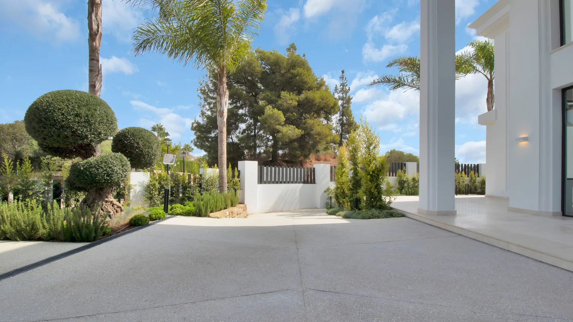 Comprar villa de 6 dormitorios en Las Lomas del Marbella Club