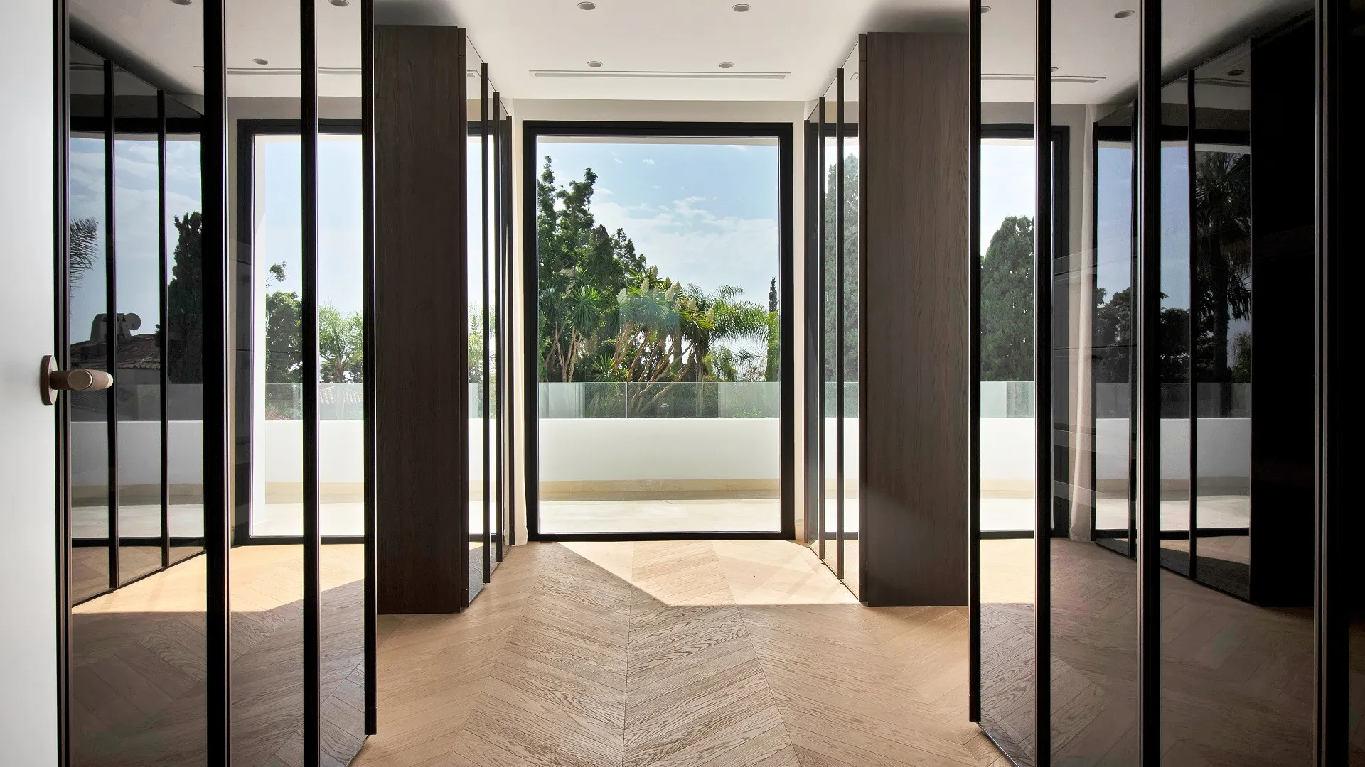 Comprar villa de 6 dormitorios en Las Lomas del Marbella Club