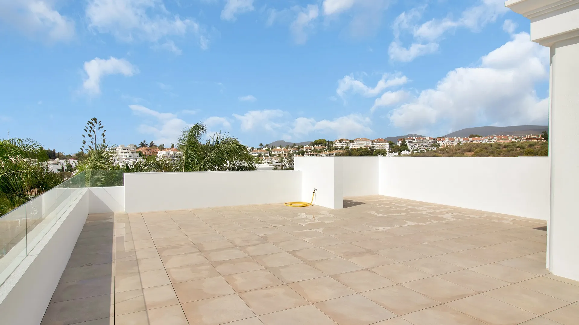 Comprar villa de 6 dormitorios en Las Lomas del Marbella Club