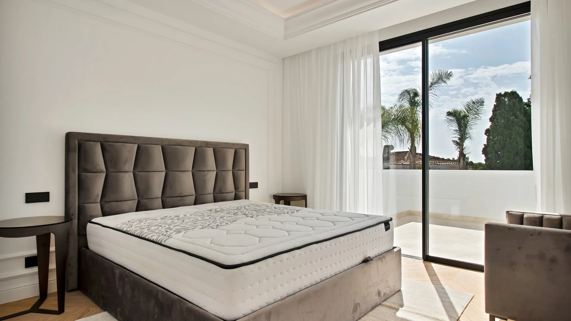Comprar villa de 6 dormitorios en Las Lomas del Marbella Club