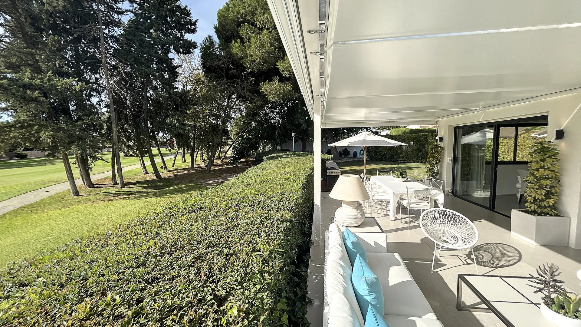 Villa en venta en Guadalmina Alta con 4 dormitorios