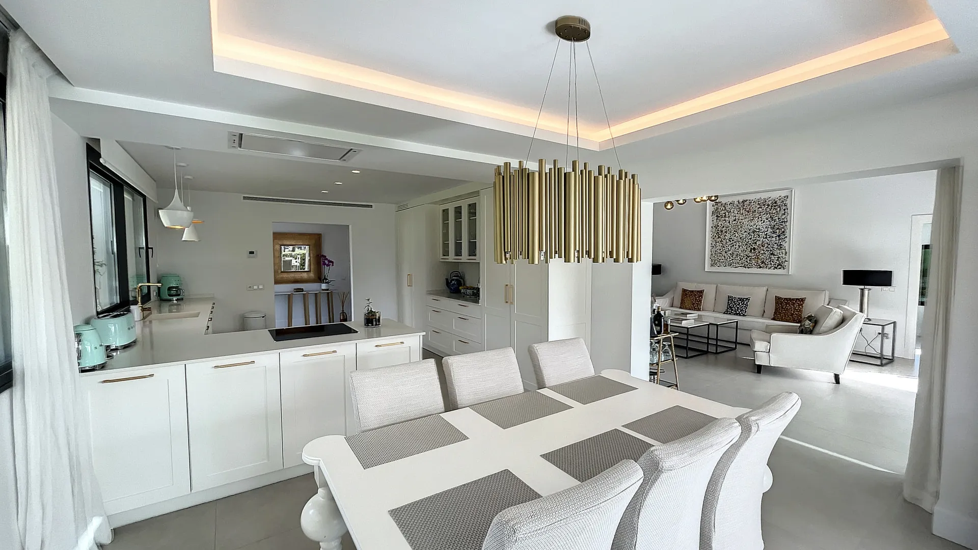 Villa en venta en Guadalmina Alta con 4 dormitorios