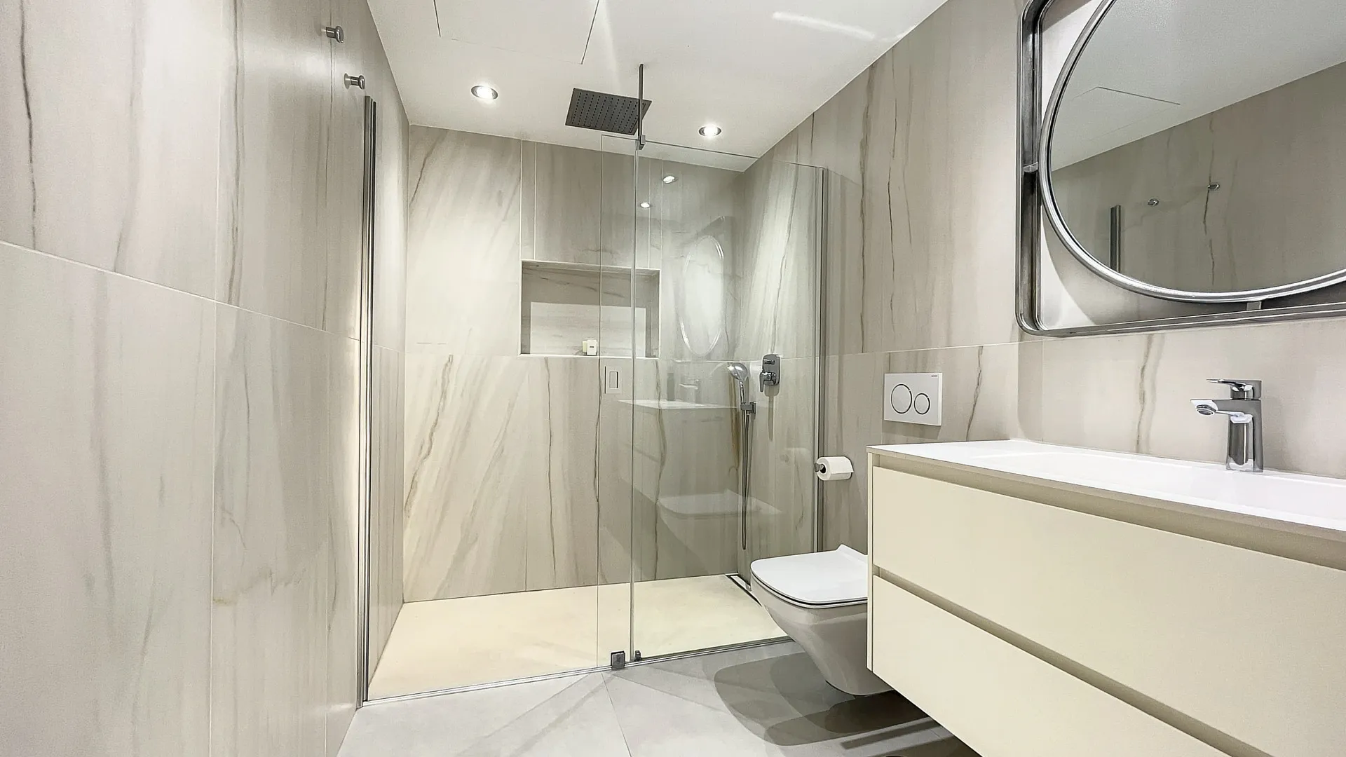 Villa en venta en Guadalmina Alta con 4 dormitorios