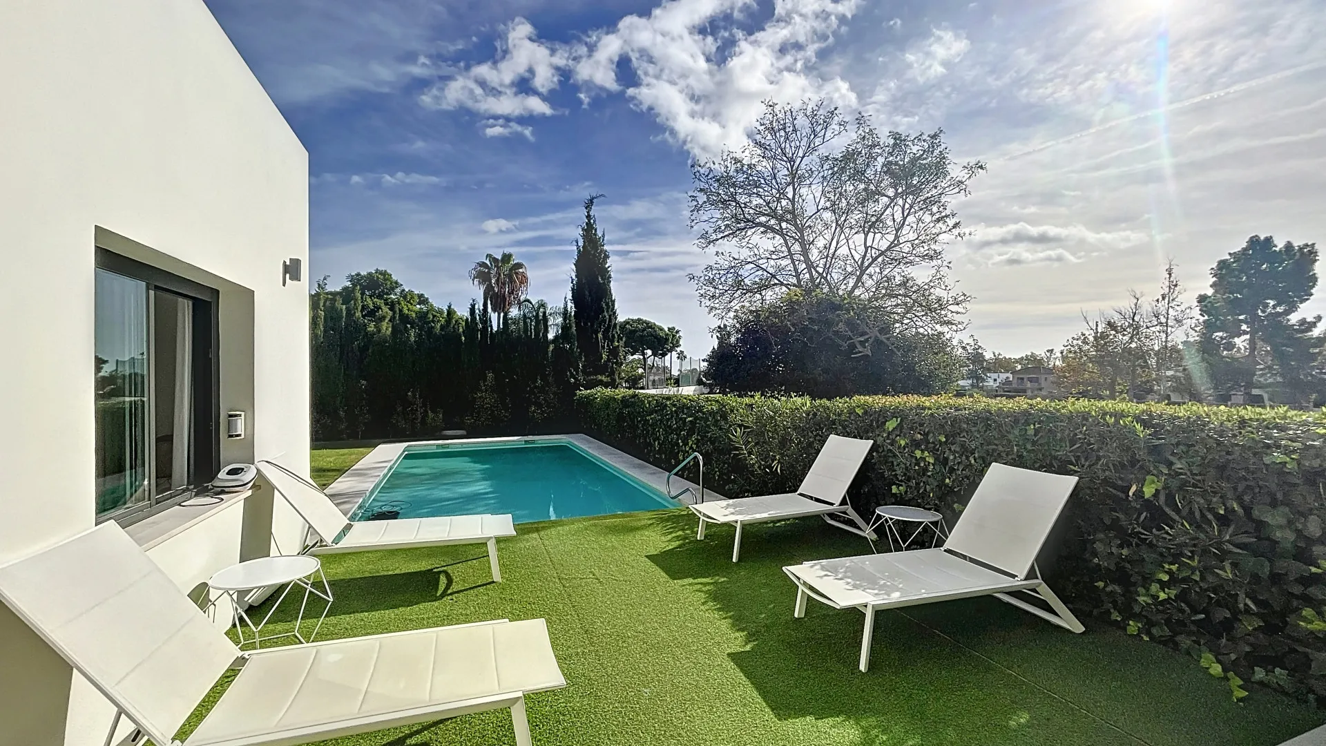 Villa en venta en Guadalmina Alta con 4 dormitorios