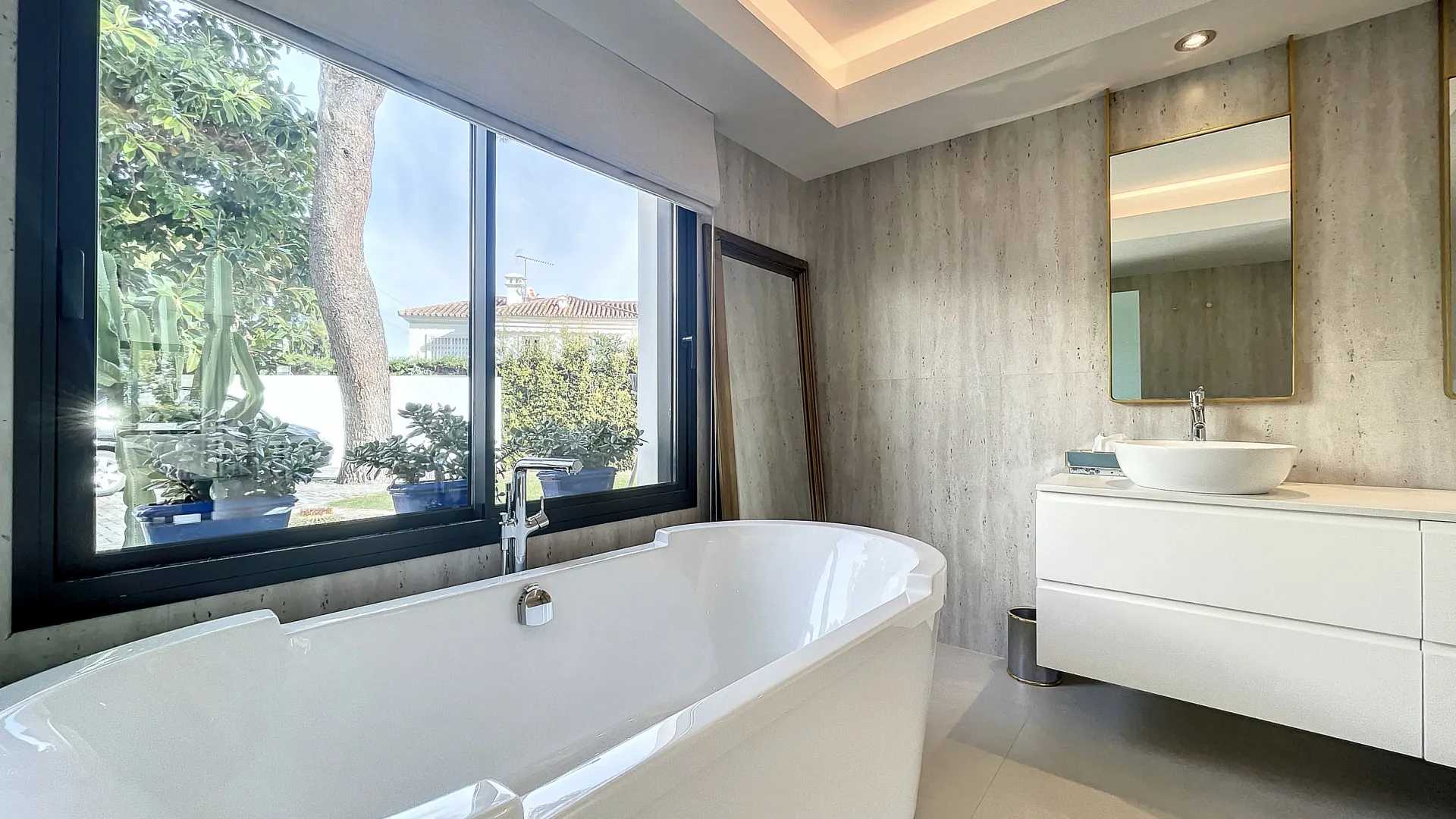 Villa en venta en Guadalmina Alta con 4 dormitorios