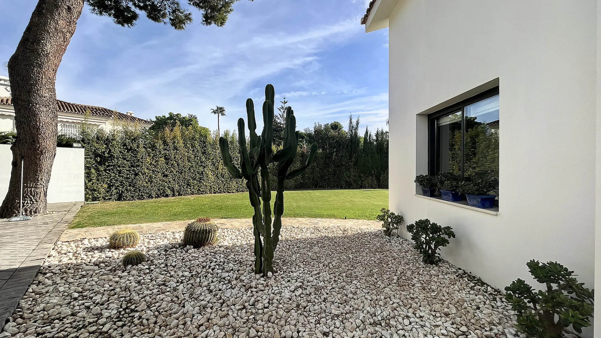 Villa en venta en Guadalmina Alta con 4 dormitorios