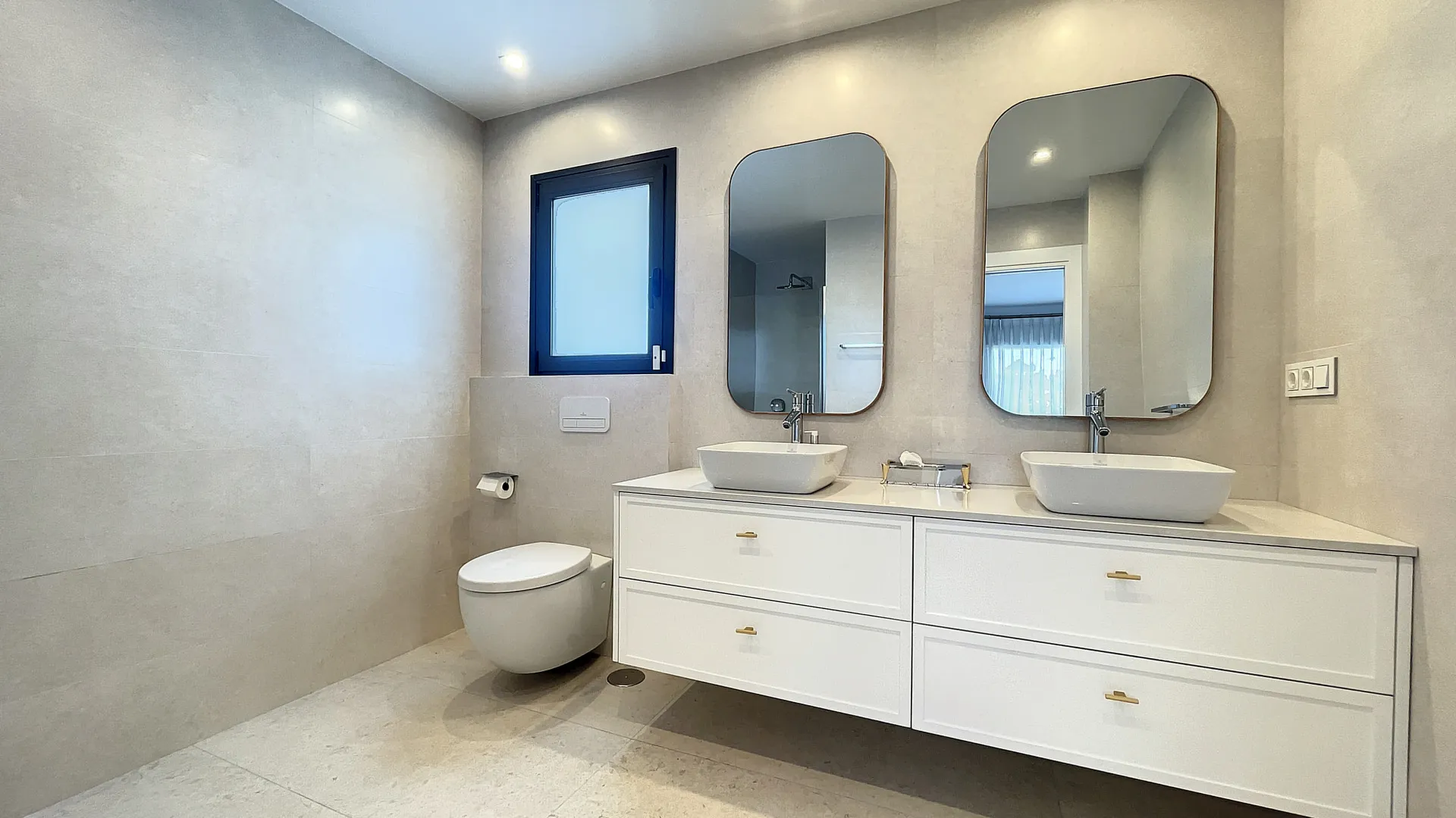 Villa en venta en Guadalmina Alta con 4 dormitorios