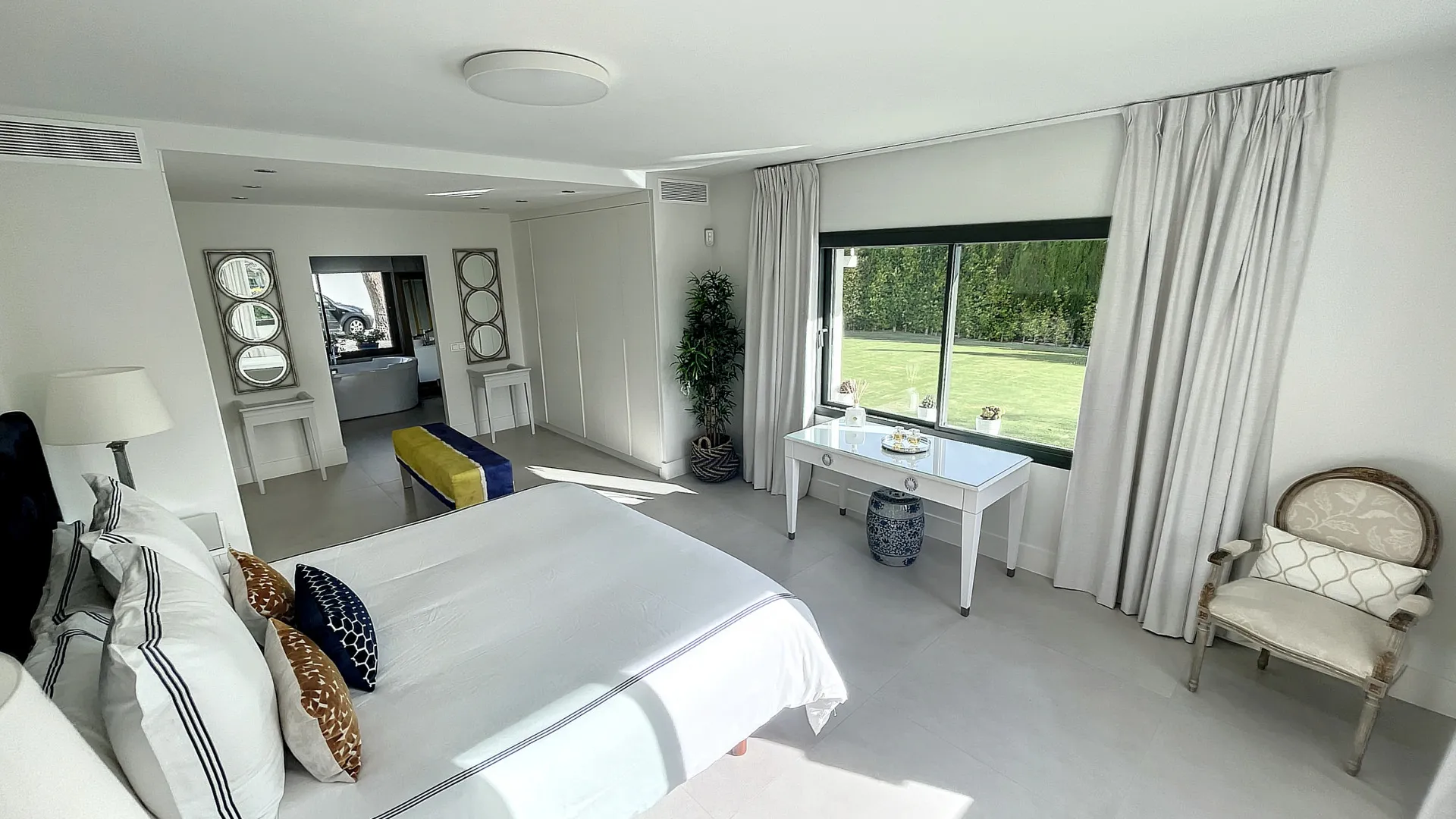 Villa en venta en Guadalmina Alta con 4 dormitorios