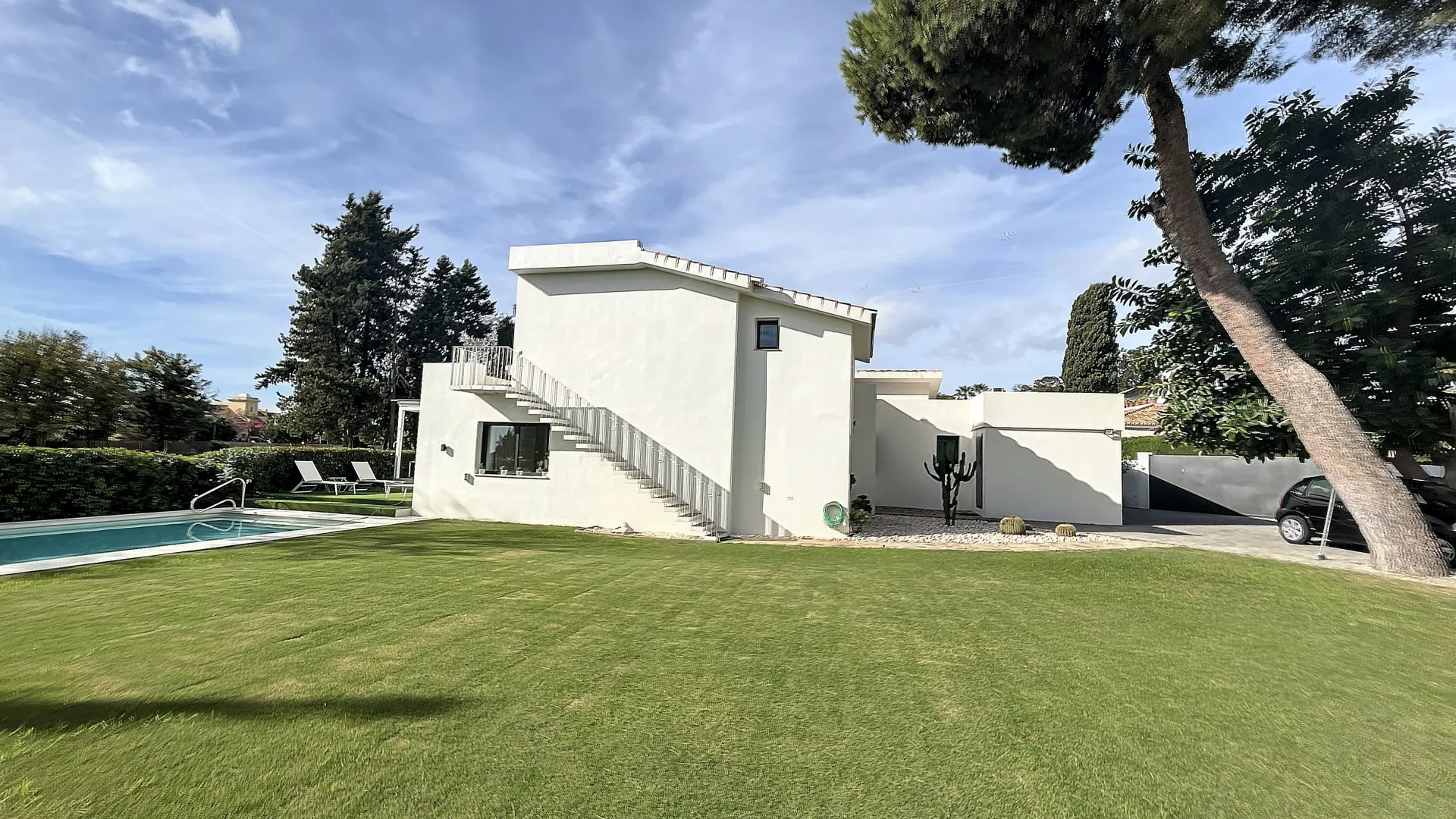Villa en venta en Guadalmina Alta con 4 dormitorios
