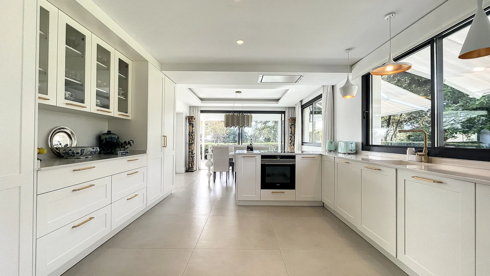 Villa en venta en Guadalmina Alta con 4 dormitorios