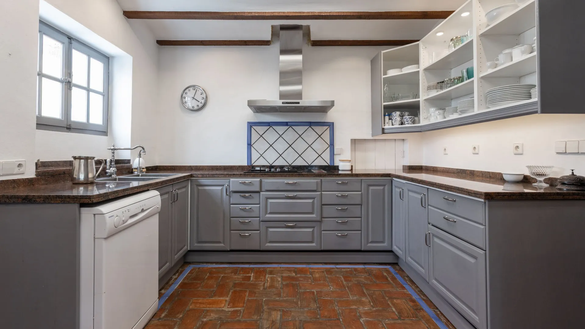 For sale Guadalmina Baja villa with 4 bedrooms