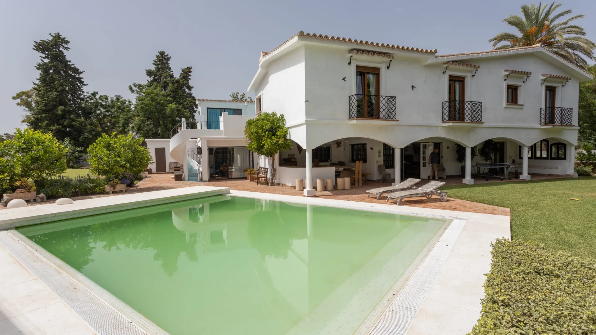 For sale Guadalmina Baja villa with 4 bedrooms