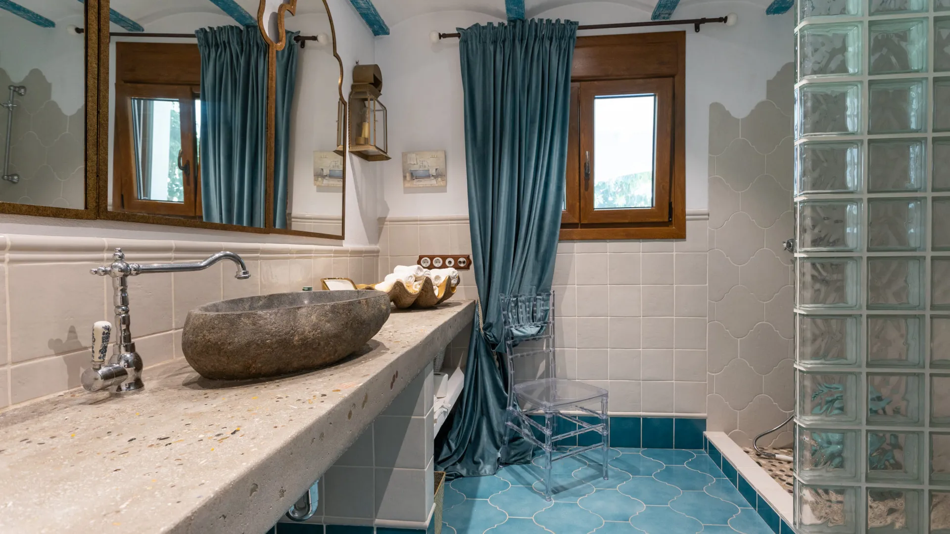 For sale Guadalmina Baja villa with 4 bedrooms