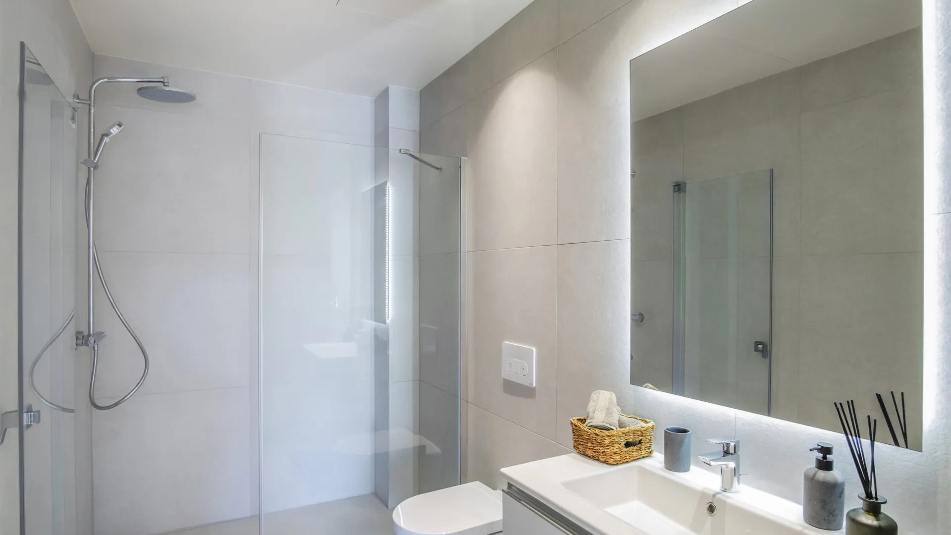 Se vende villa en Beach Side New Golden Mile