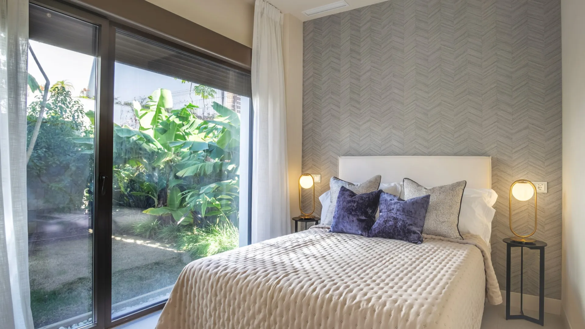 Se vende villa en Beach Side New Golden Mile