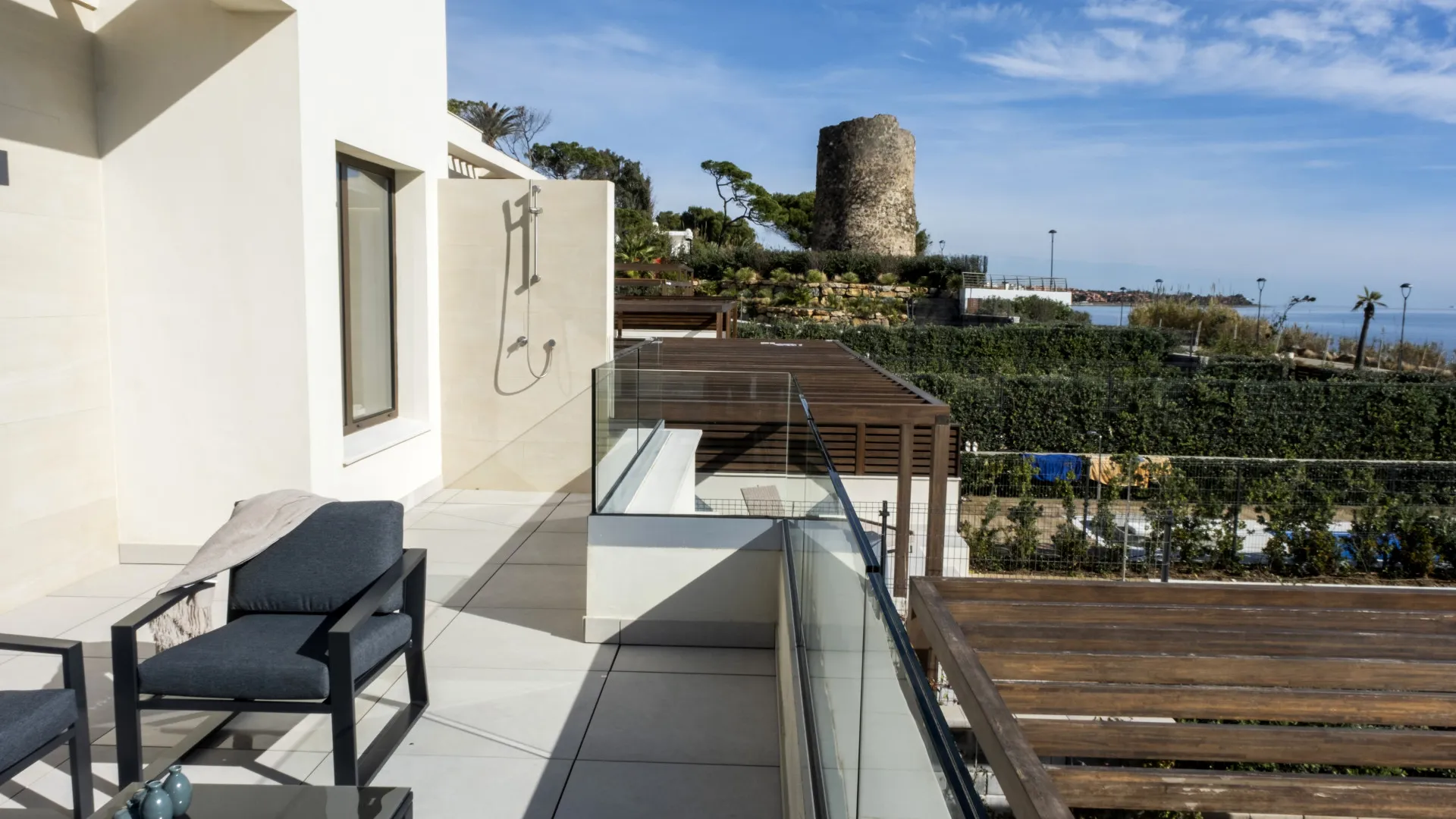 Se vende villa en Beach Side New Golden Mile