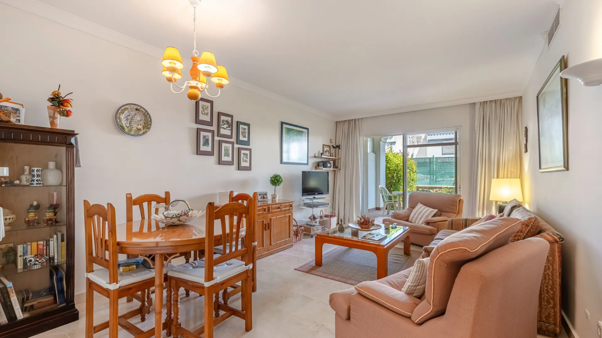 Aloha Gardens, apartamento planta baja a la venta de 2 dormitorios