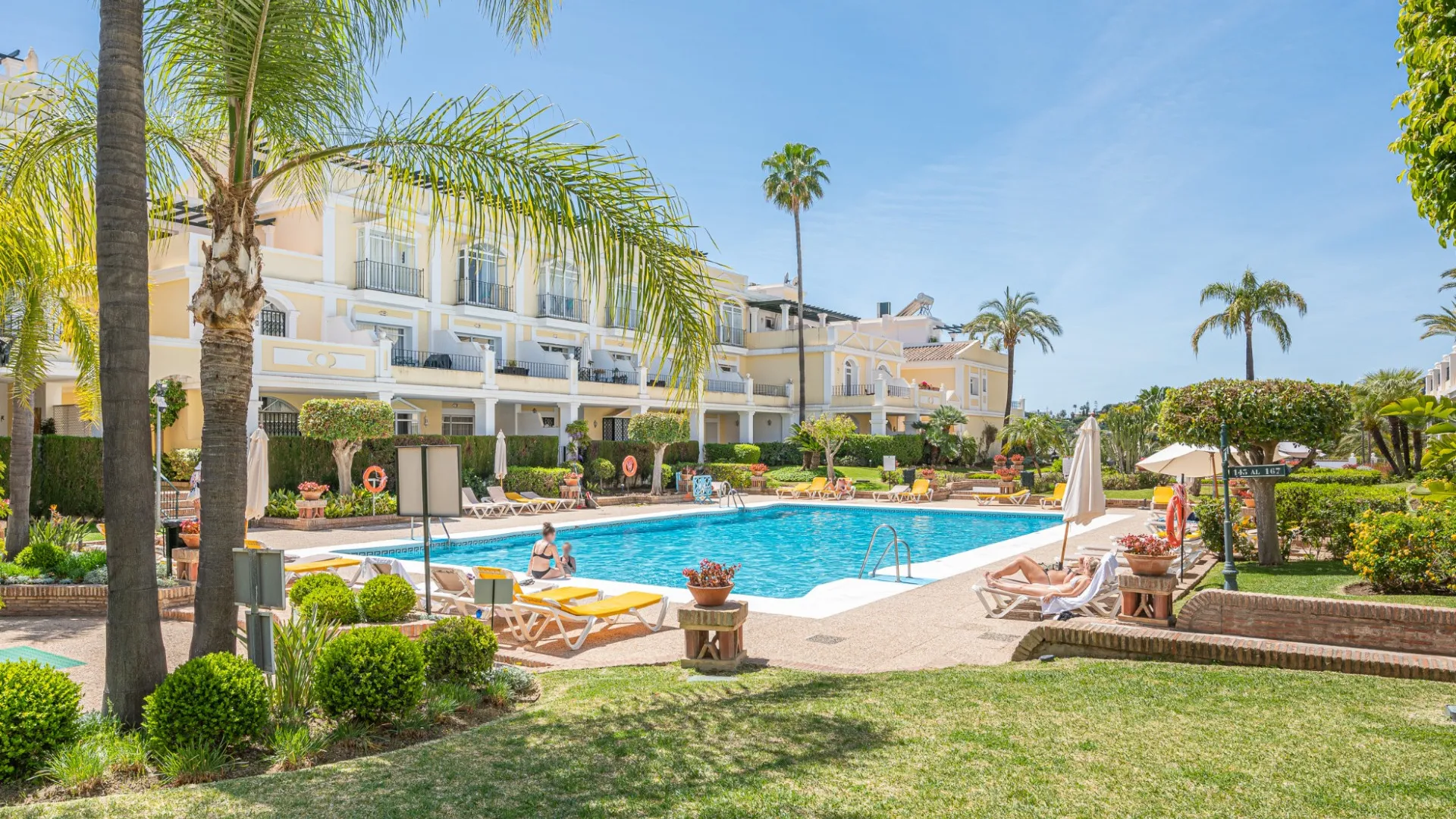 Aloha Gardens, apartamento planta baja a la venta de 2 dormitorios