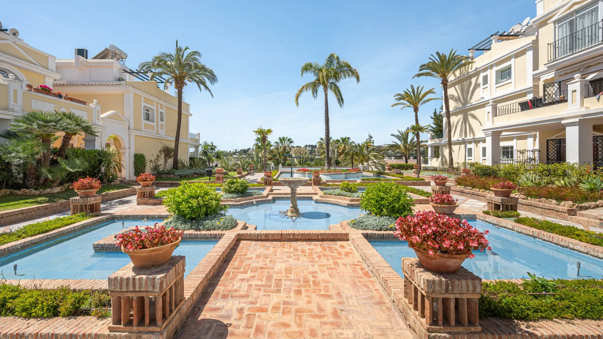 Aloha Gardens, apartamento planta baja a la venta de 2 dormitorios