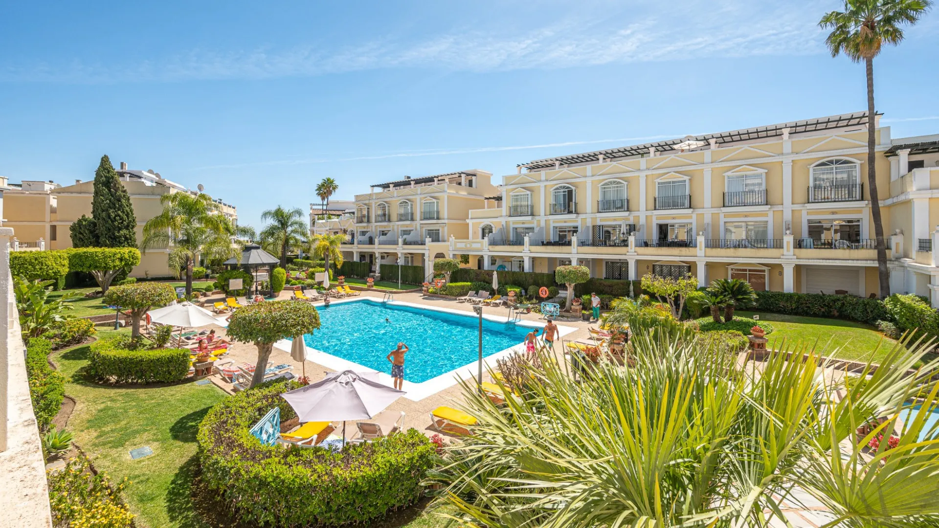 Aloha Gardens, apartamento planta baja a la venta de 2 dormitorios