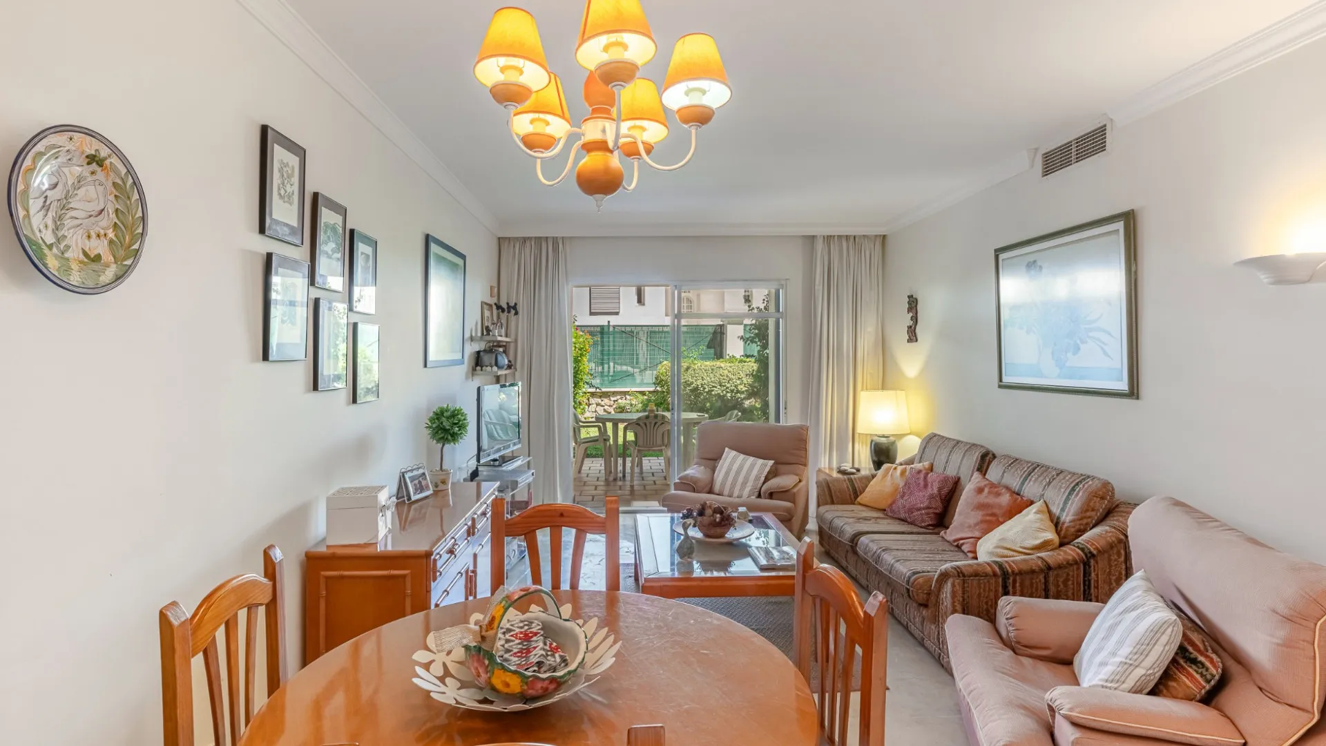 Aloha Gardens, apartamento planta baja a la venta de 2 dormitorios