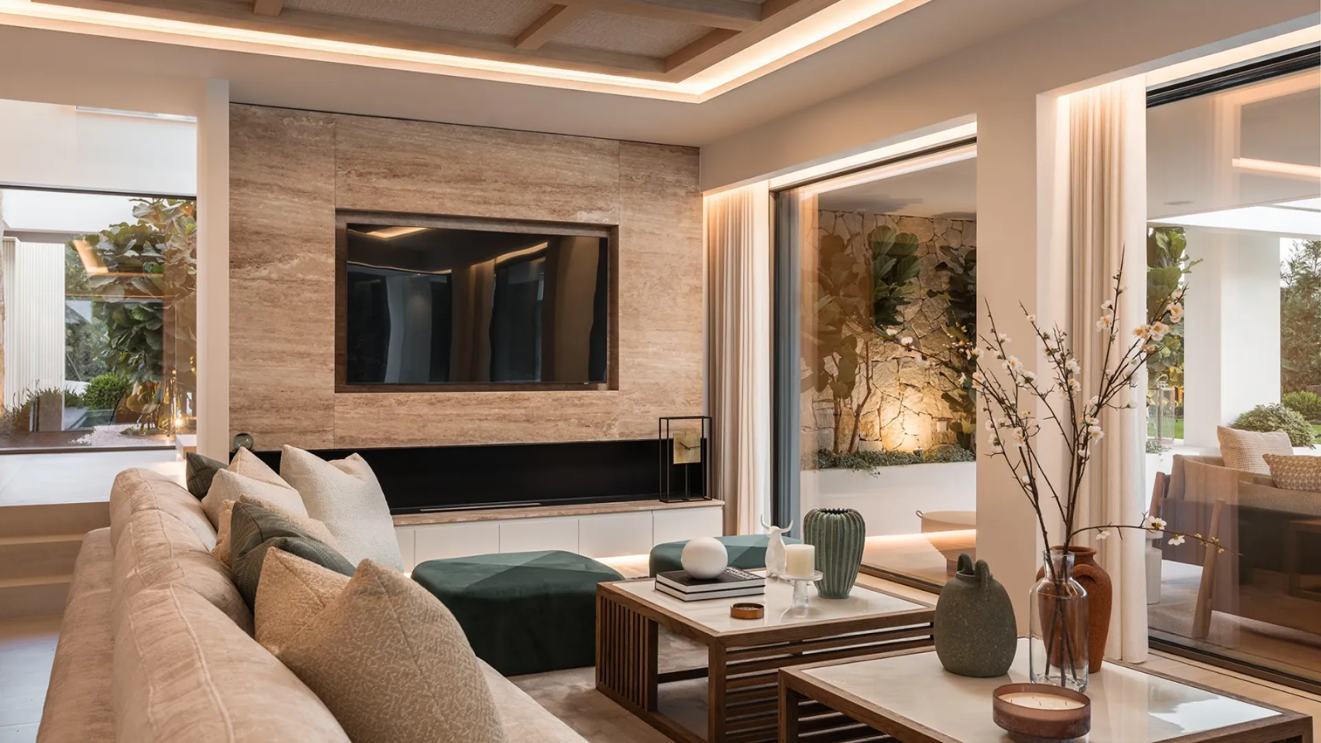 Comprar villa con 5 dormitorios en Nueva Andalucia